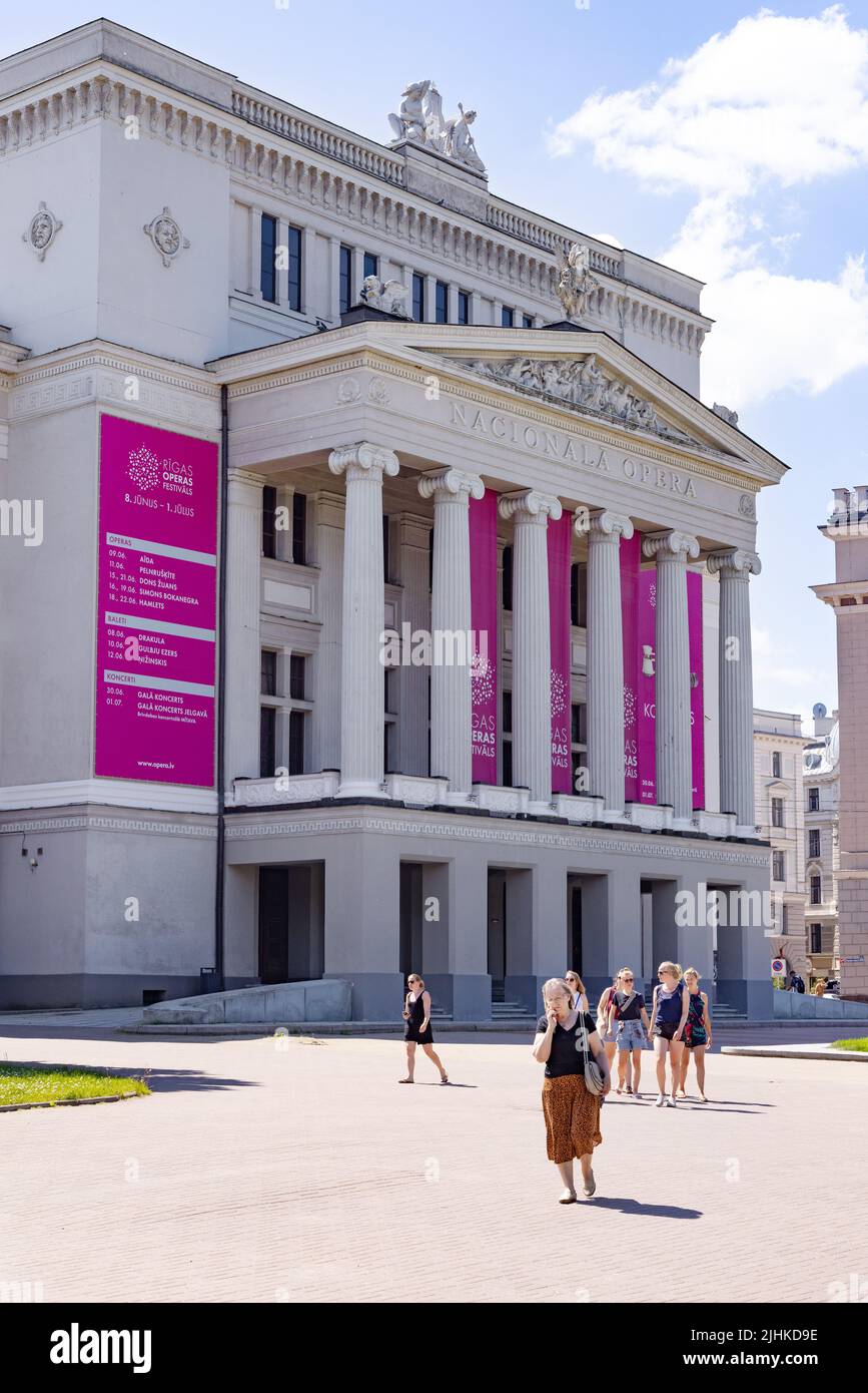 L'Opera Nazionale Lettone e Balletto; un teatro dell'opera a riga, originariamente 18th ° secolo edificio, centro città di riga, riga, Lettonia Europa. Foto Stock