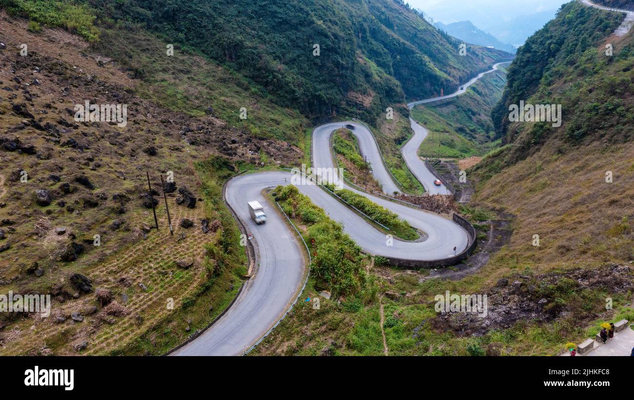 Passo di Tham ma a ha Giang dalla vista aerea al tramonto Foto Stock