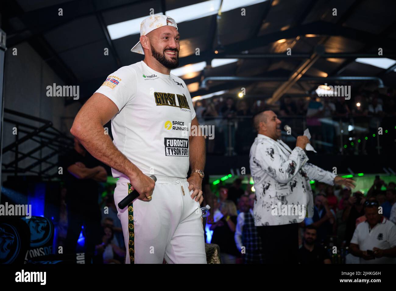 Swansea, Regno Unito. 16 luglio 2022. Il boxer professionista britannico Tyson Fury apparve nella sua festa post-evento a Swansea, nel Galles del Sud Foto Stock