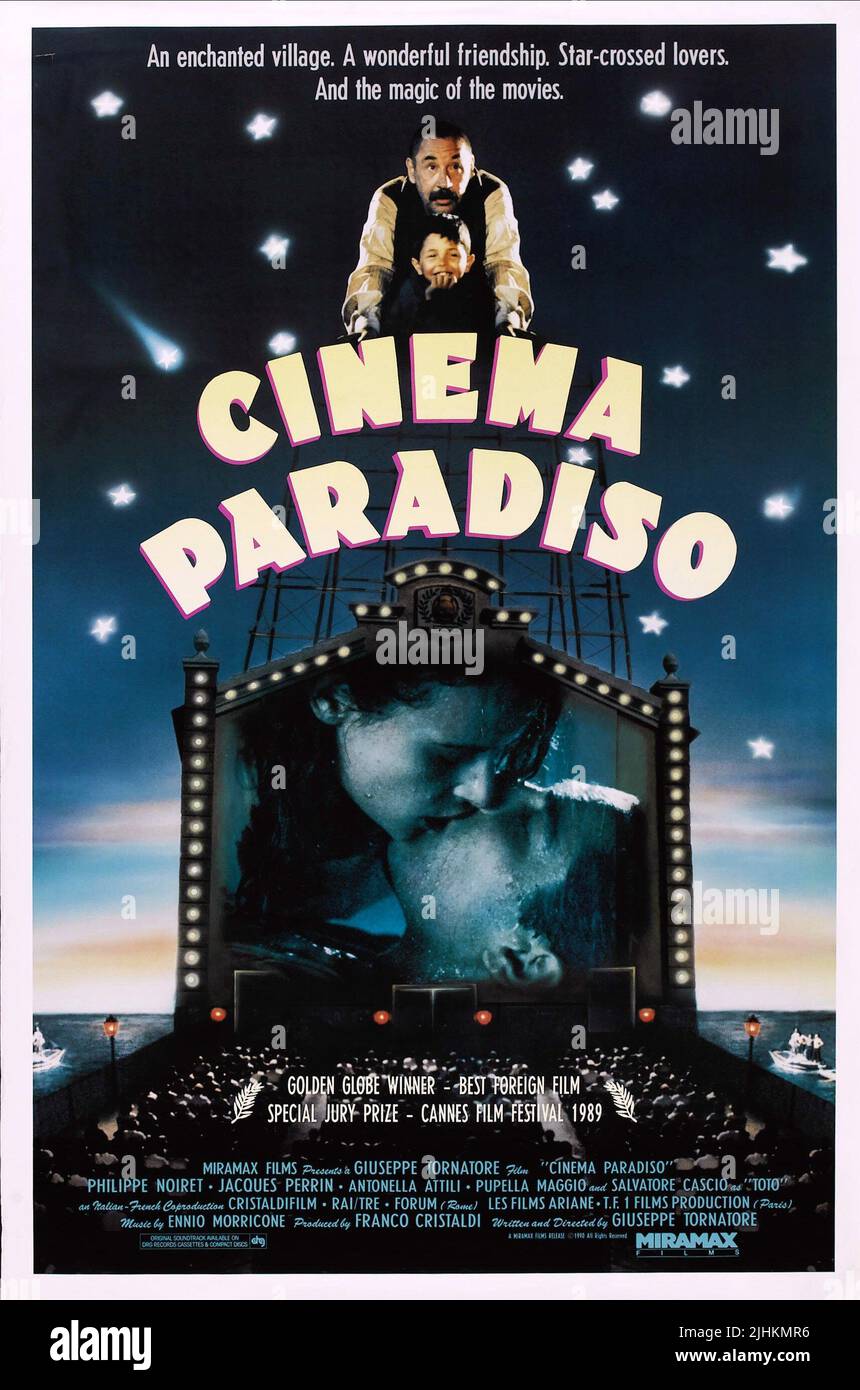 PHILIPPE NOIRET, SALVATORE CASCIO, Agnese Nano, MARCO LEONARDI, Cinema Paradiso, 1988 Foto Stock