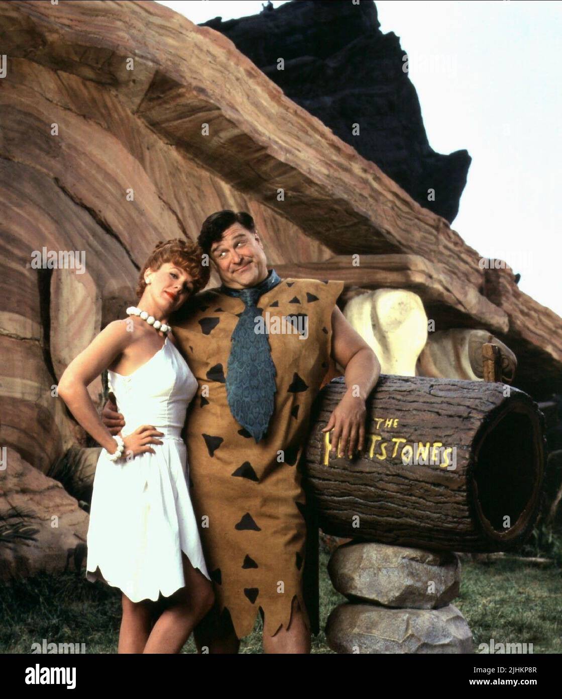 ELIZABETH PERKINS, John Goodman, I FLINTSTONES, 1994 Foto Stock