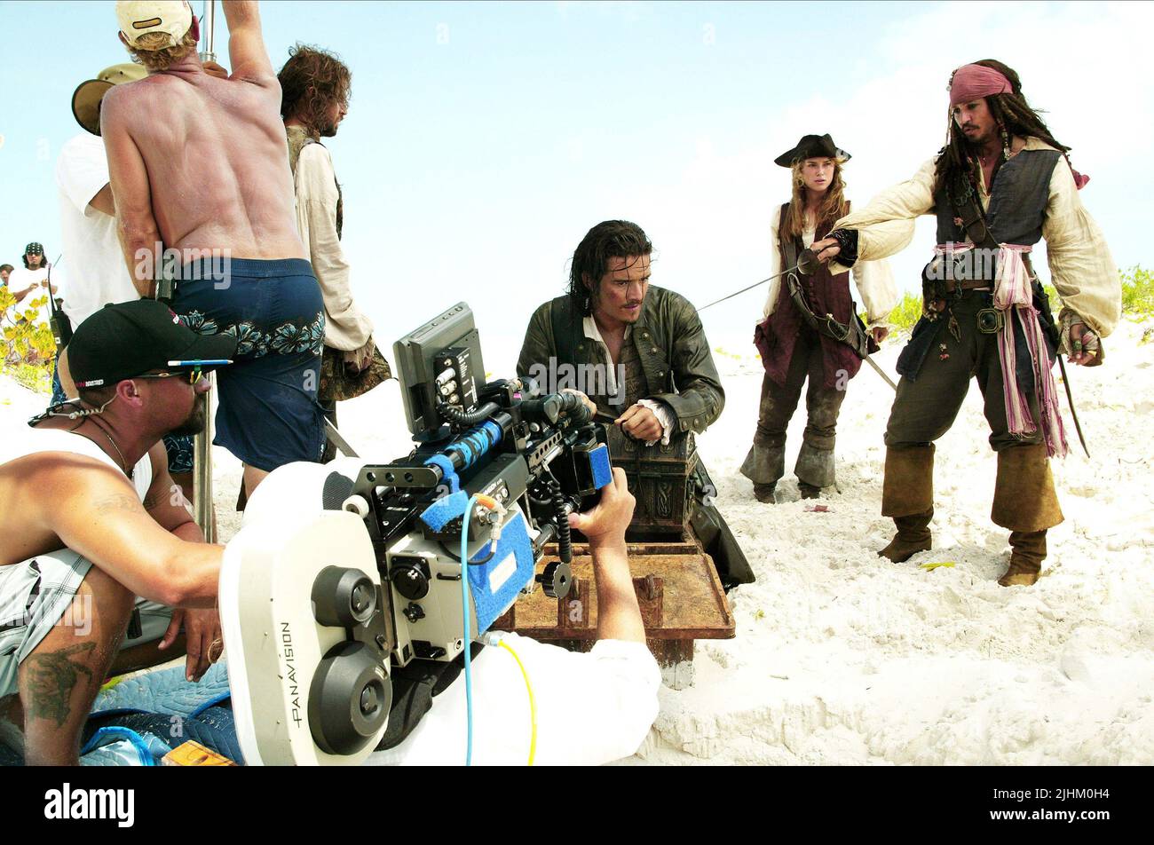 ORLANDO Bloom e Keira Knightley, Johnny Depp, pirati dei Caraibi: forziere fantasma, 2006 Foto Stock