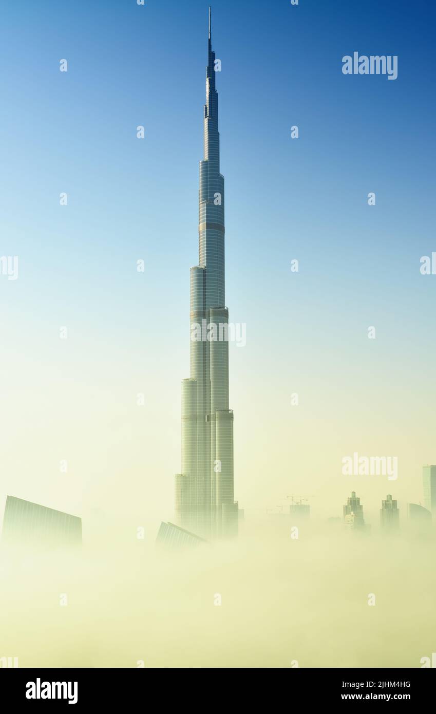 Splendida vista sul Burj Khalifa e su altri skyline di Dubai, Dubai, Emirati Arabi Uniti Foto Stock