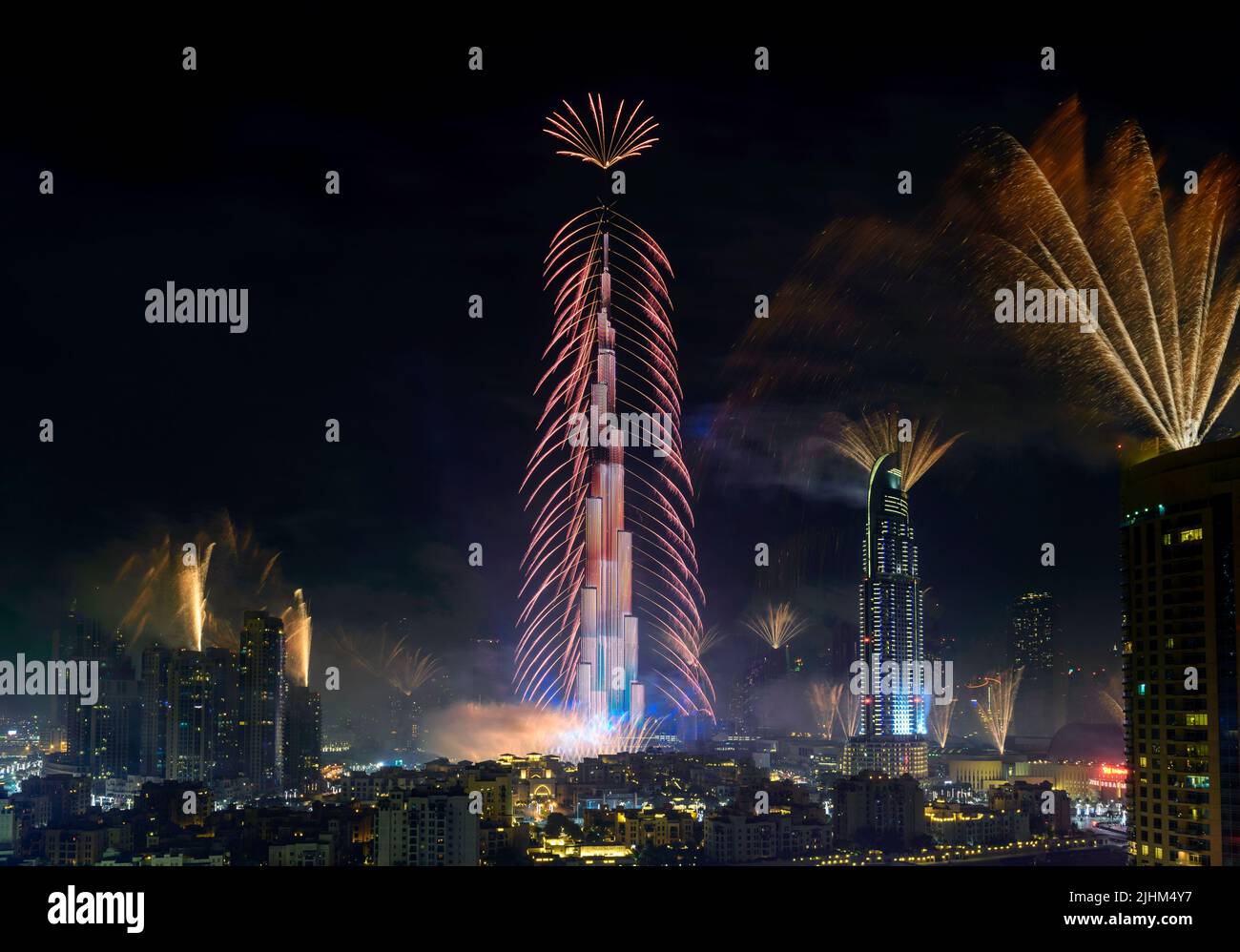 Fuochi d'artificio di fine anno a Burj Khalifa, la torre più alta del mondo, Dubai, Emirati Arabi Uniti Foto Stock