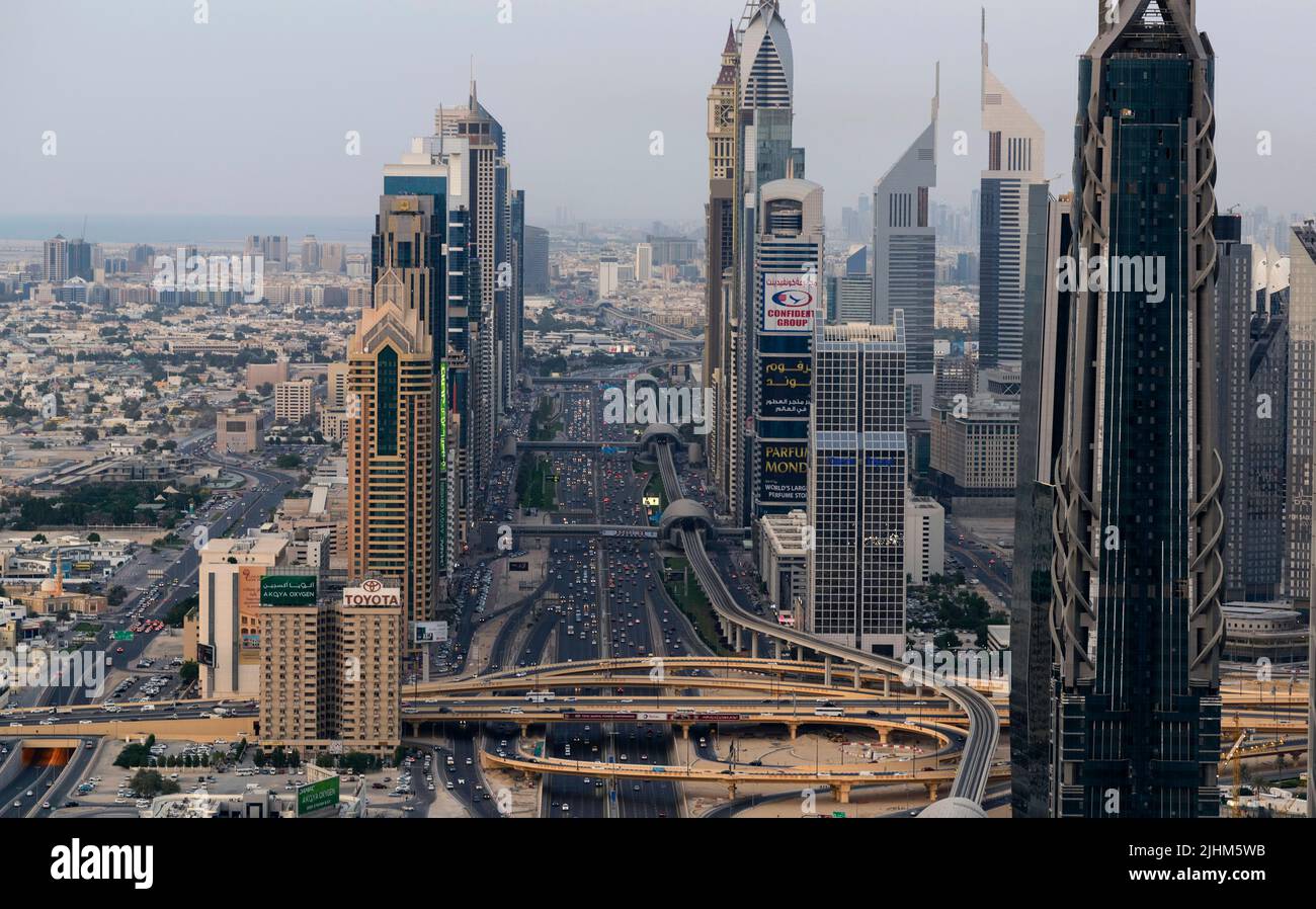 Vista aerea dello skyline di Dubai Sheikh Zayed Road, Emirati Arabi Uniti Foto Stock