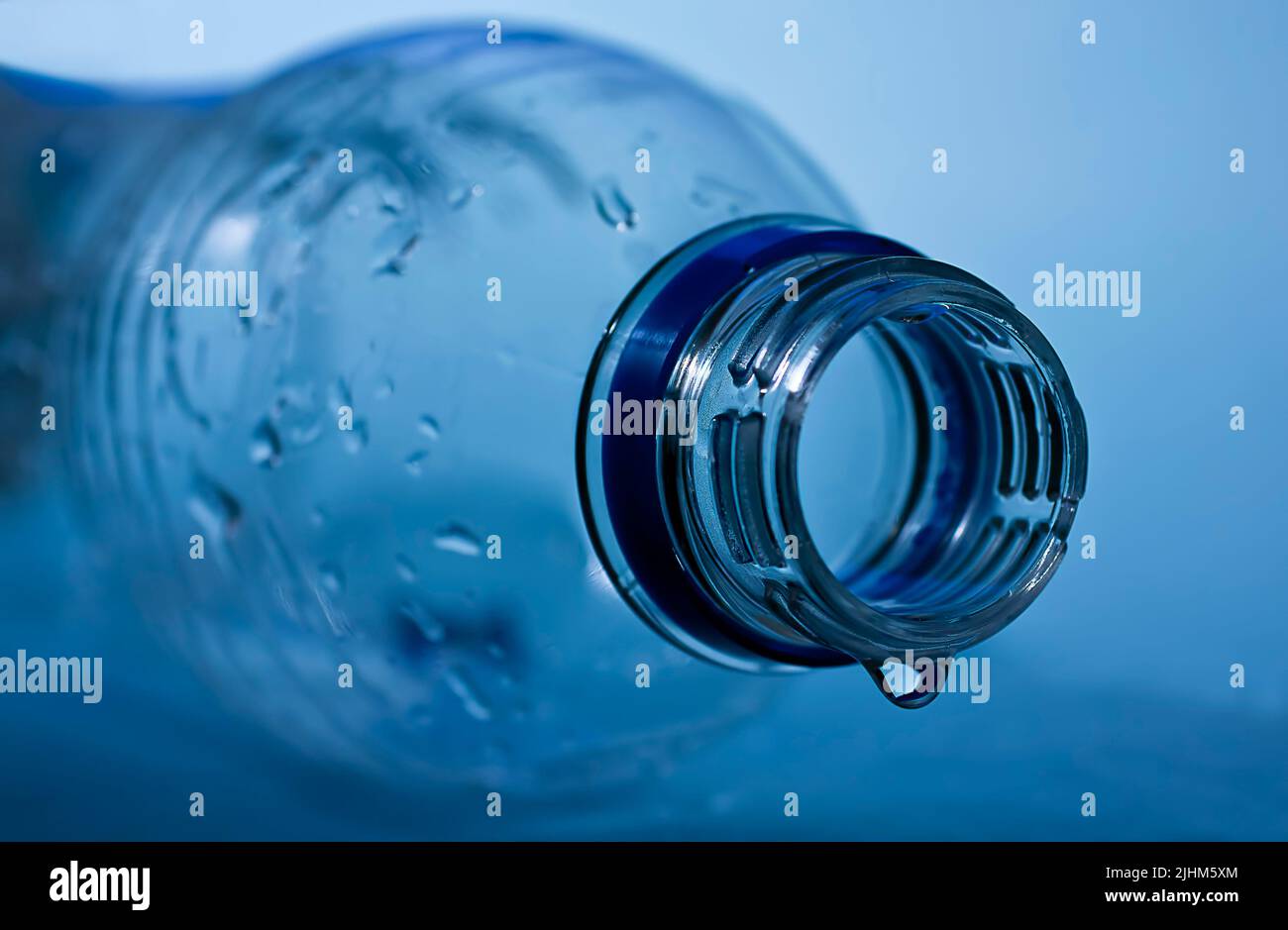 Ultima goccia d'acqua in bottiglia Foto Stock