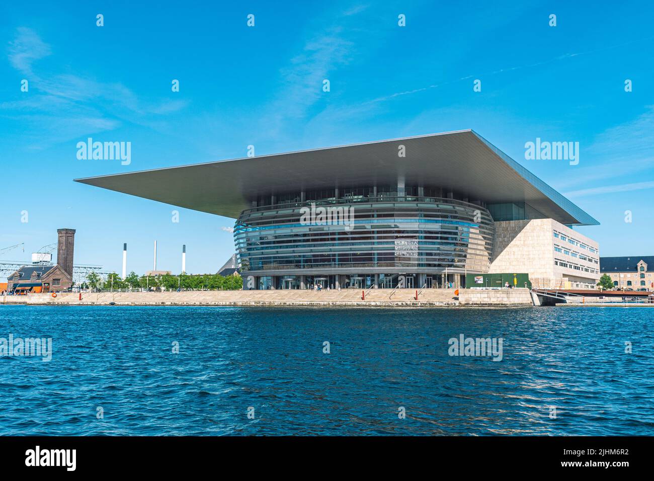 Il Teatro dell'Opera di Copenhagen, il teatro nazionale dell'opera danese e uno dei più moderni teatri dell'opera al mondo, situato sull'isola di Holmen Foto Stock Il Teatro dell'Opera di Copenhagen, il teatro nazionale dell'opera danese e uno dei più moderni teatri dell'opera al mondo, situato sull'isola di Holmen Foto Stock