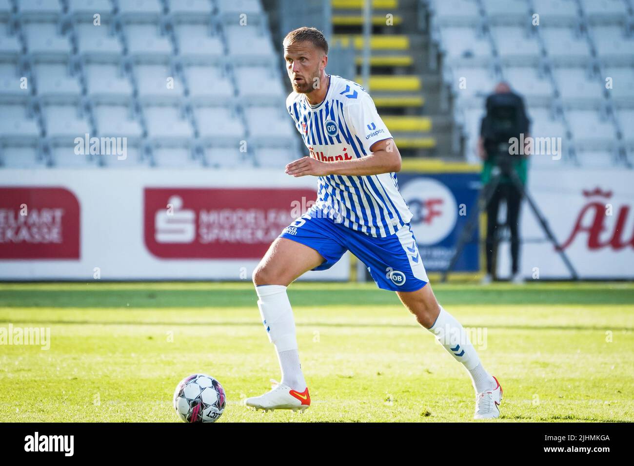 Odense, Danimarca. 18th luglio 2022. Kasper Larsen (5) di OB visto durante la partita Superliga del 3F tra Odense Boldklub e FC Nordsjaelland al Parco Naturale dell'energia di Odense. (Photo Credit: Gonzales Photo/Alamy Live News Foto Stock