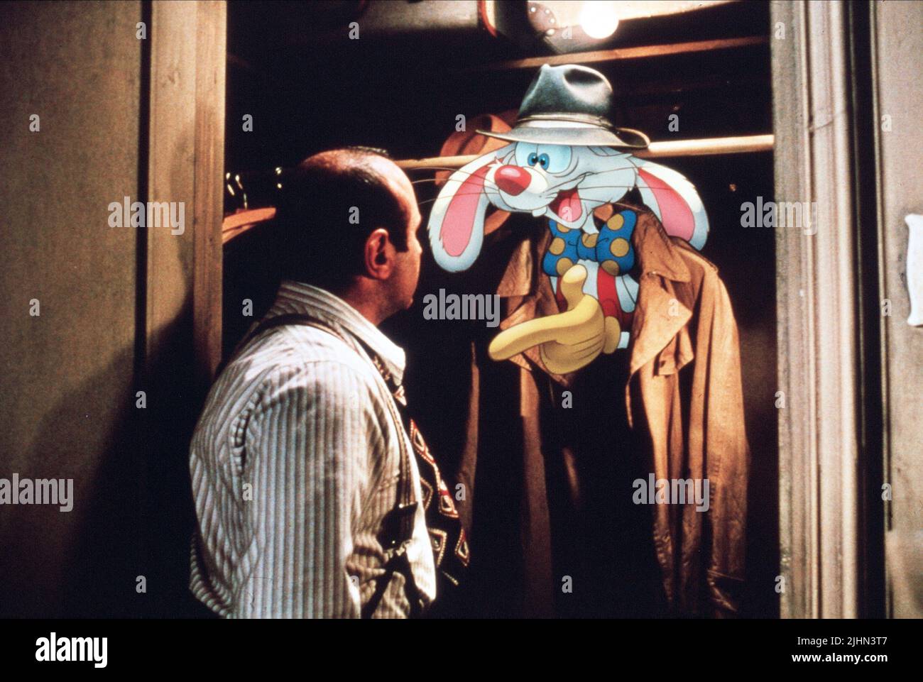 BOB HOSKINS, Roger Rabbit, Chi ha incastrato Roger Rabbit, 1988 Foto Stock