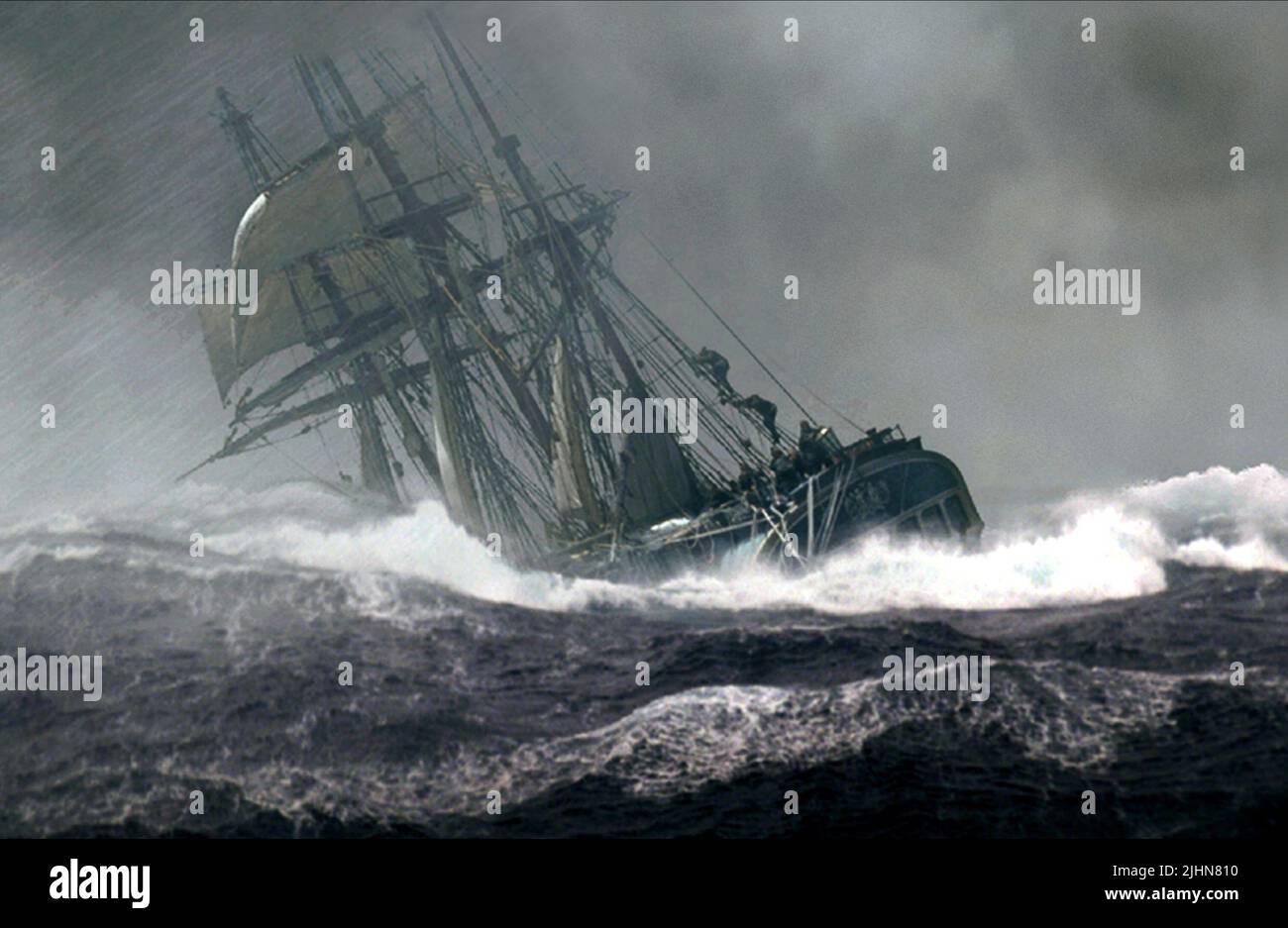 HMS SORPRESA IN MARE TEMPESTOSO, MAESTRO E COMANDANTE: IL LATO LONTANO DEL MONDO, 2003 Foto Stock