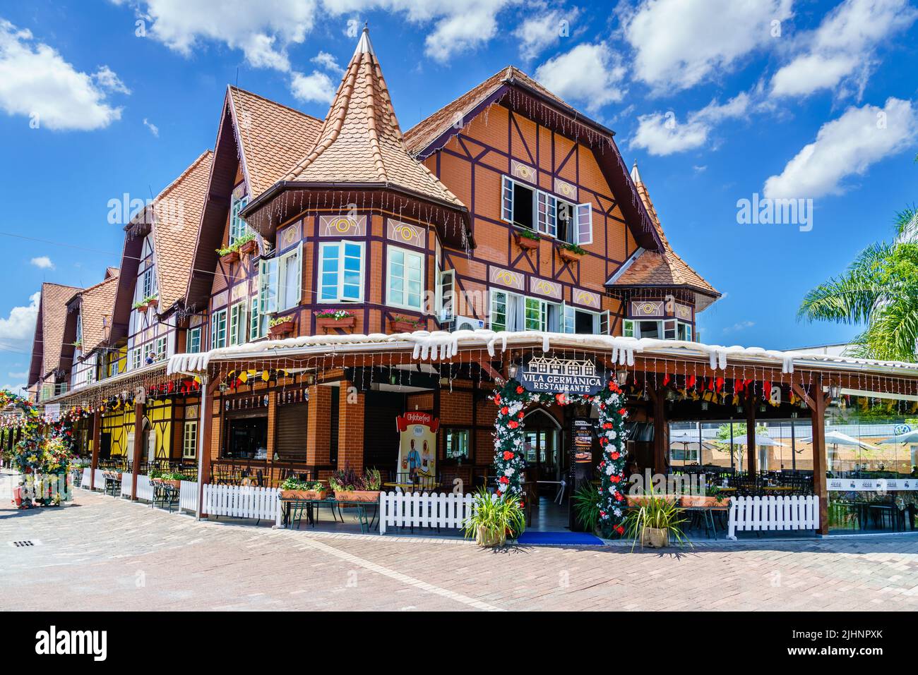 Blumenau, Brasile, 20 gennaio 2022: Un ristorante tradizionale tedesco nel villaggio tedesco nella città di Blumenau, Brasile Foto Stock
