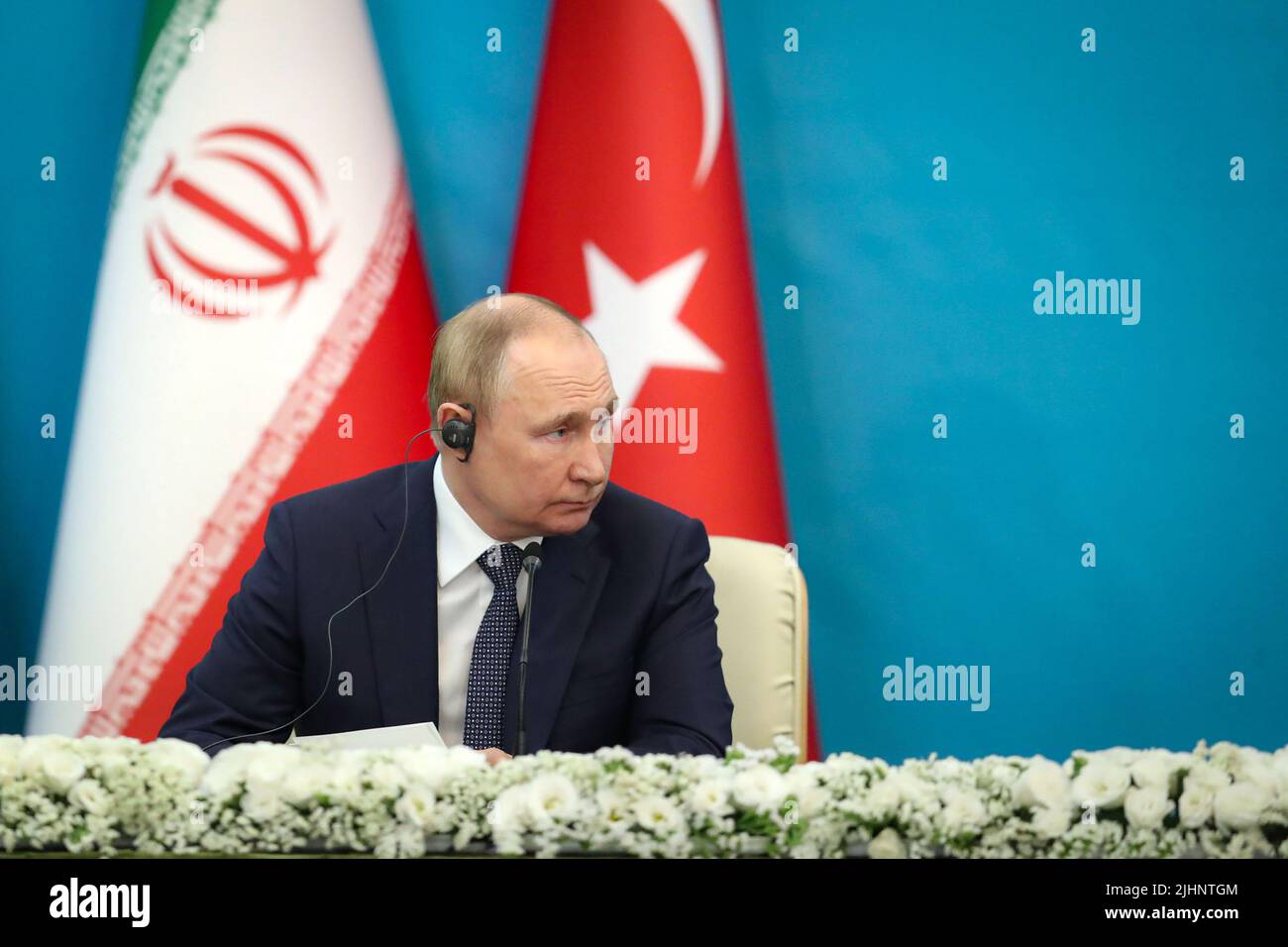 Teheran, Iran. 19th luglio 2022. Il presidente russo Vladimir Putin è presente nel corso di una conferenza stampa congiunta con i suoi omologhi iraniani e turchi dopo il vertice di Teheran, Iran, martedì 19 luglio 2022. Photo by Iranian Presidential Office/UPI Credit: UPI/Alamy Live News Foto Stock
