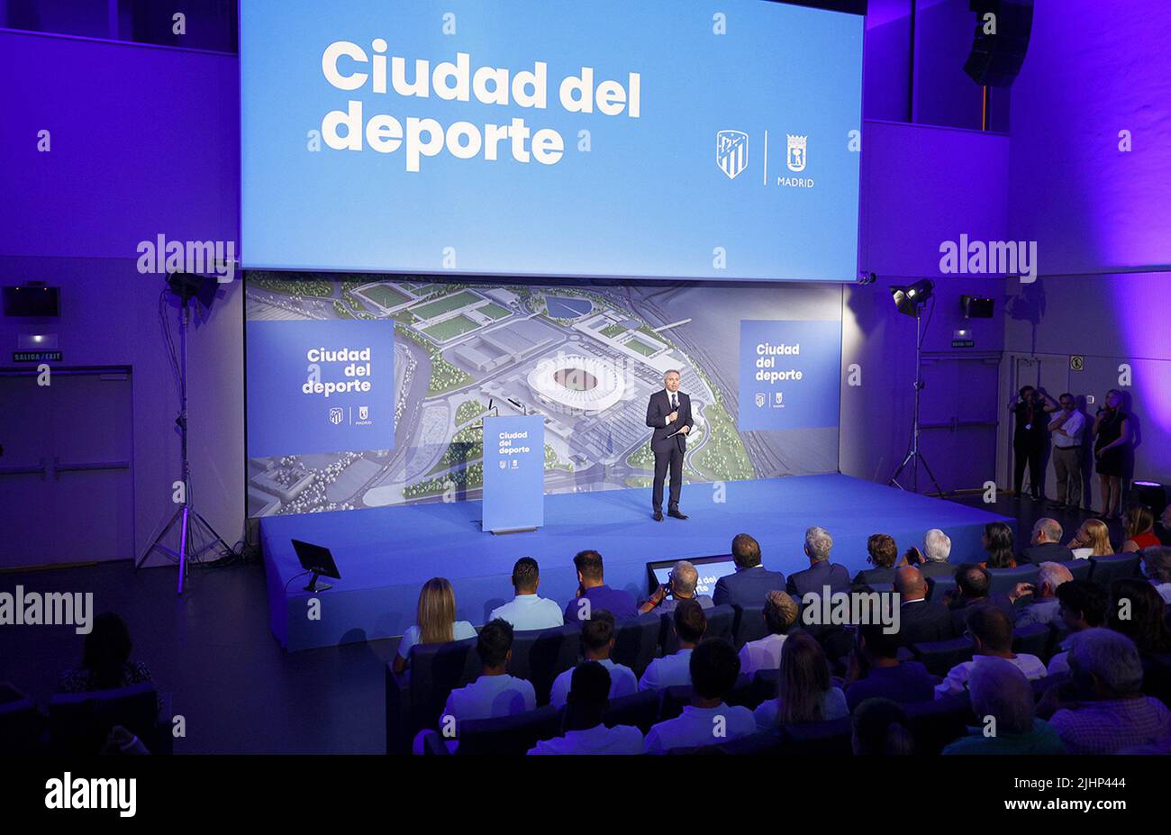 Begoña Villacís. Madrid, 19 luglio 2022, Presentazione del nuovo Atletico de Madrid Sport City allo stadio che cambia nome in Civitas Metropolitano, con la presenza di Enrique Cerezo e Miguel Ángel Gil Marín, il sindaco di Madrid, José Luis Martínez-Almeida, e il vice sindaco Begoña Villacís. Madrid 19 luglio 2022 Presentacion de la nueva Ciudad del Deporte del Atletico de Madrid en el Estadio que cambia de nombre a Civitas Metropolitano, con la presencia de Enrique Cerezo y Miguel Ángel Gil Marín, el alcale de Madrid, José Luis Martínez-Almeida y la vicealcádesa Begoña Villací Foto Stock