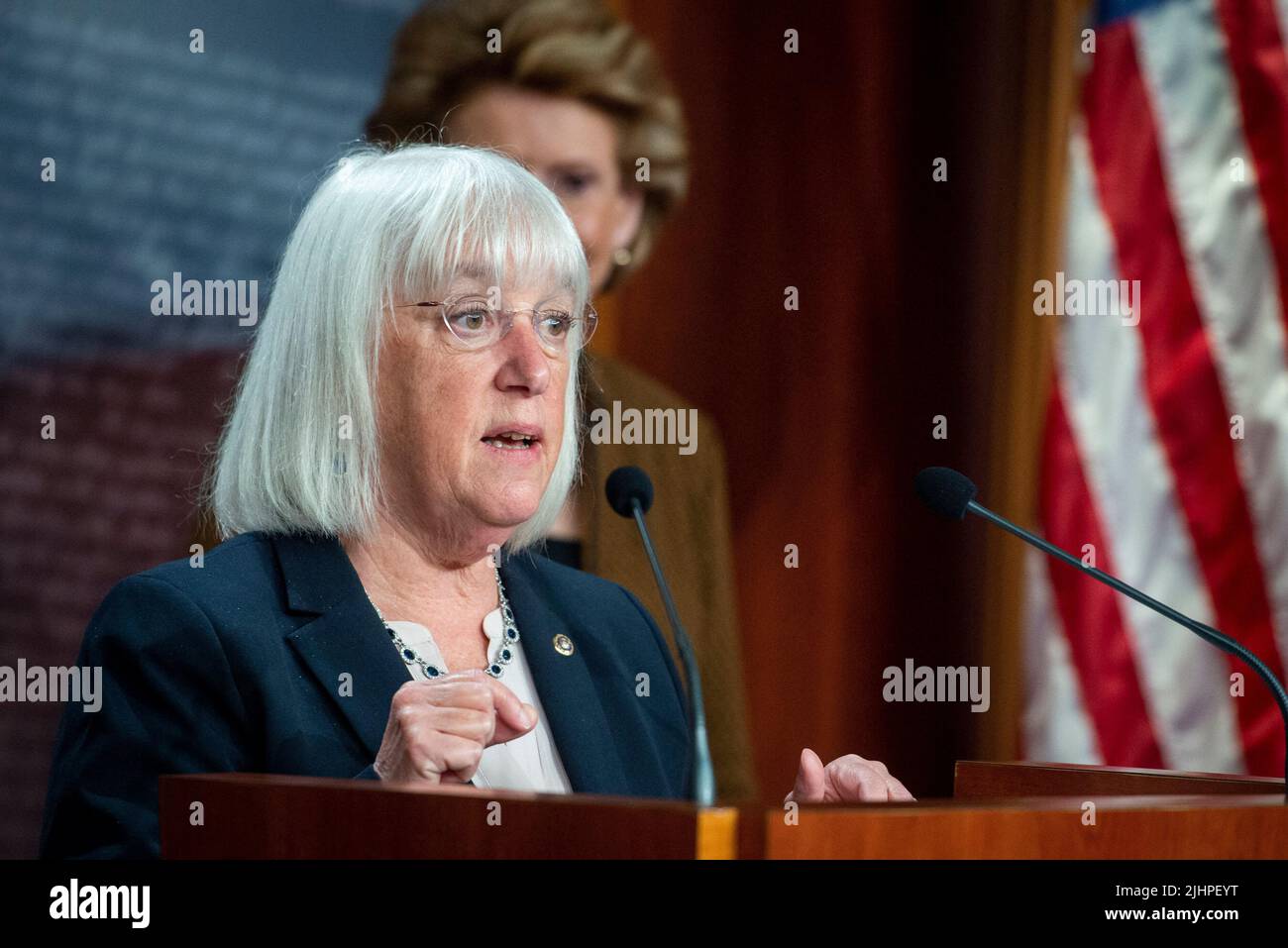 Il senatore degli Stati Uniti Patty Murray (democratico di Washington) offre osservazioni durante la conferenza stampa del pranzo politico del Senato democratico al Campidoglio degli Stati Uniti a Washington, DC, USA, martedì 19 luglio, 2022. Foto di Rod Lammey/CNP/ABACAPRESS.COM Foto Stock