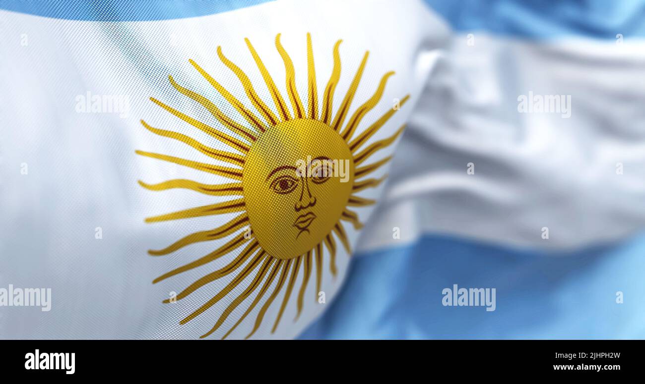 Primo piano della bandiera nazionale della Repubblica argentina. Paese sudamericano. Tribanda orizzontale di azzurro (superiore e inferiore) e bianco con Foto Stock