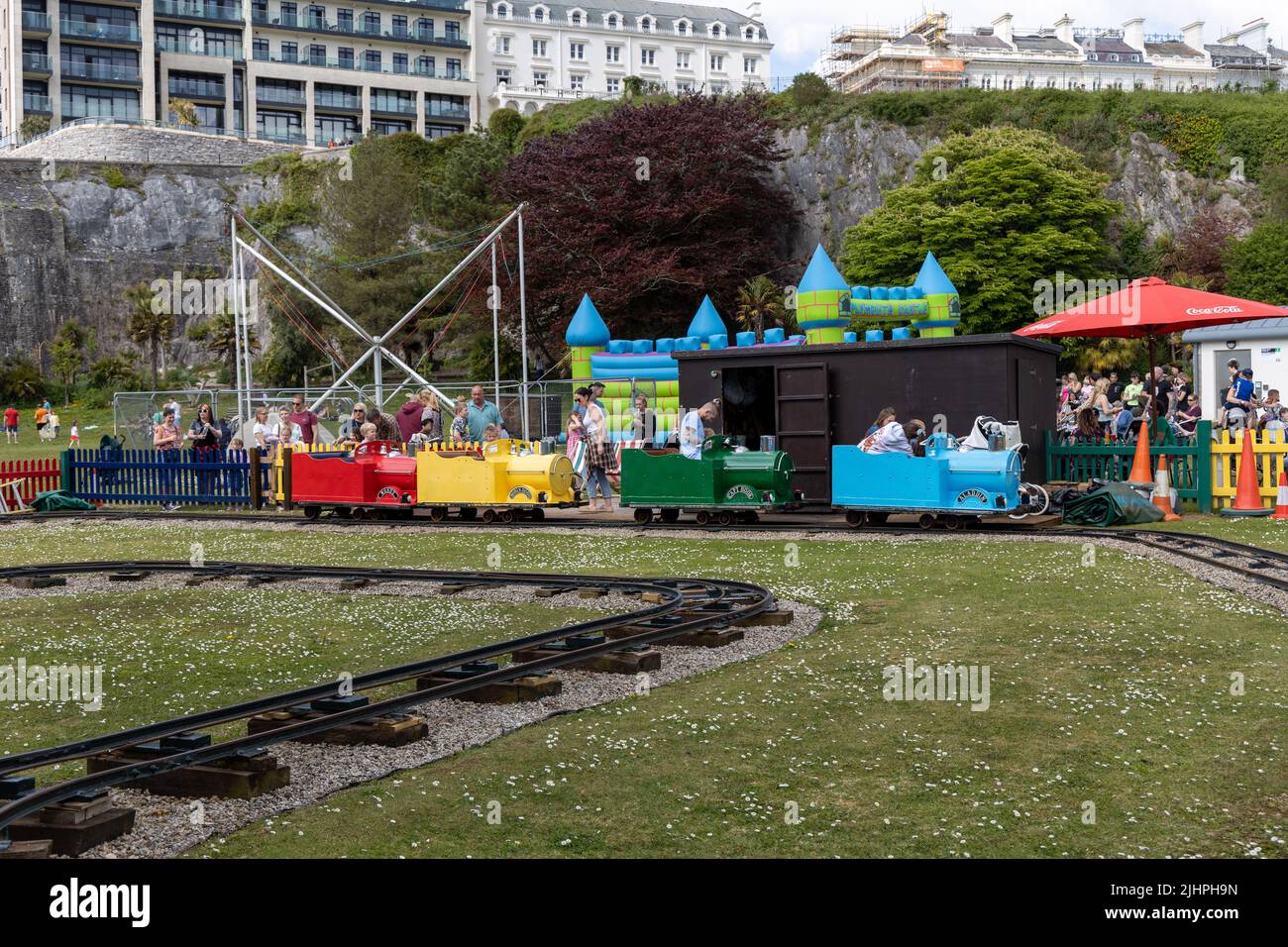 West Hoe Park-Gus Honeybun treni e giostre, Plymouth, Regno Unito Foto Stock