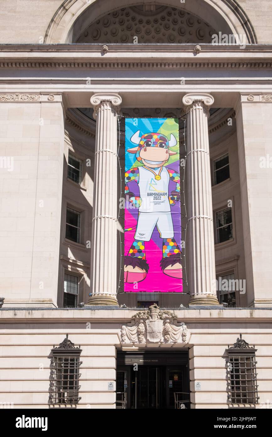 Baskerville House in Centenary Square, Birmingham decorato con Perry l'orso per i giochi del Commonwealth 2022 Foto Stock