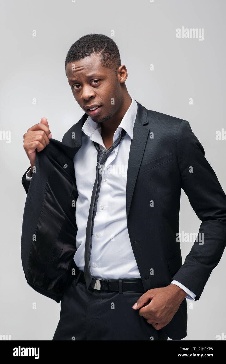 Ragazzo Afroamericano in costoso abito nero fantasia Foto Stock