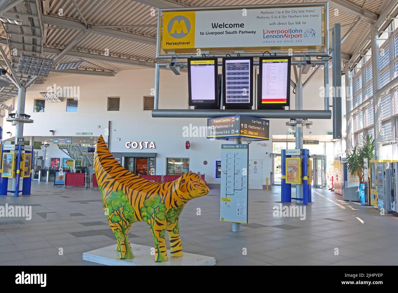 Lambanan Sculpture, Liverpool South Parkway stazione ferroviaria, Garston, Speke, Merseyside per Liverpool John Lennon Airport, Holly Farm Rd, L19 5PQ Foto Stock