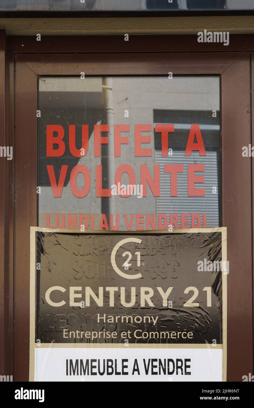 Francia, Pays de la Loire region, Sarthe, le Mans, centro città, negozio abbandonato, Foto Stock