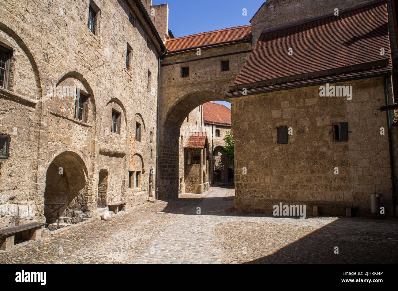 Il Castello di Burghausen a Burghausen, distretto di Altotting Land, alta Baviera, Germania, il 19 giugno, 2022. Il Castello di Burghausen è il castello più lungo co Foto Stock