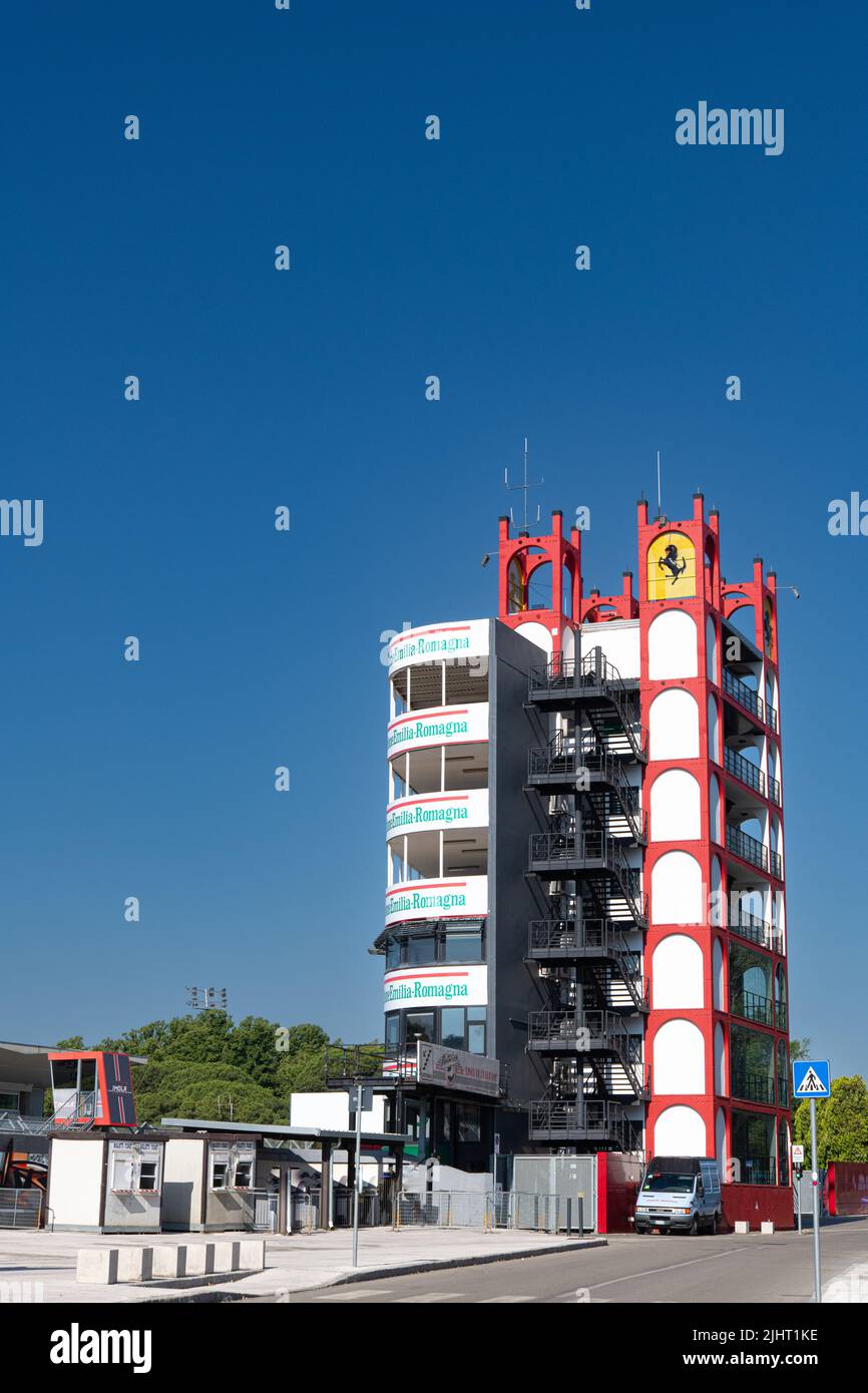 Circuito automobilistico internazionale Imola, torre con logo Ferrari, Italia, giugno 19 2022. DTM Foto Stock