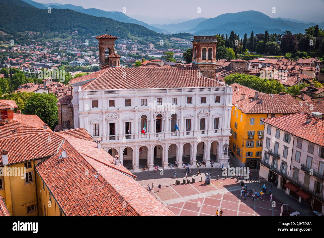 La Biblioteca Civica Angelo mai di Bergamo. Piazza Vecchia è la piazza di Bergamo situata nella parte alta della città, sede per molti secoli del Foto Stock