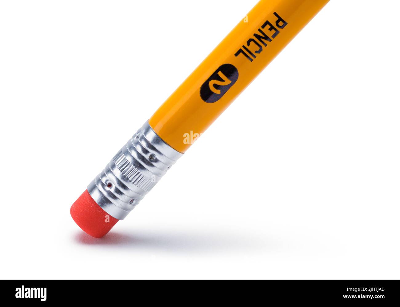 Numero due gomma matita primo piano taglio su bianco. Foto Stock