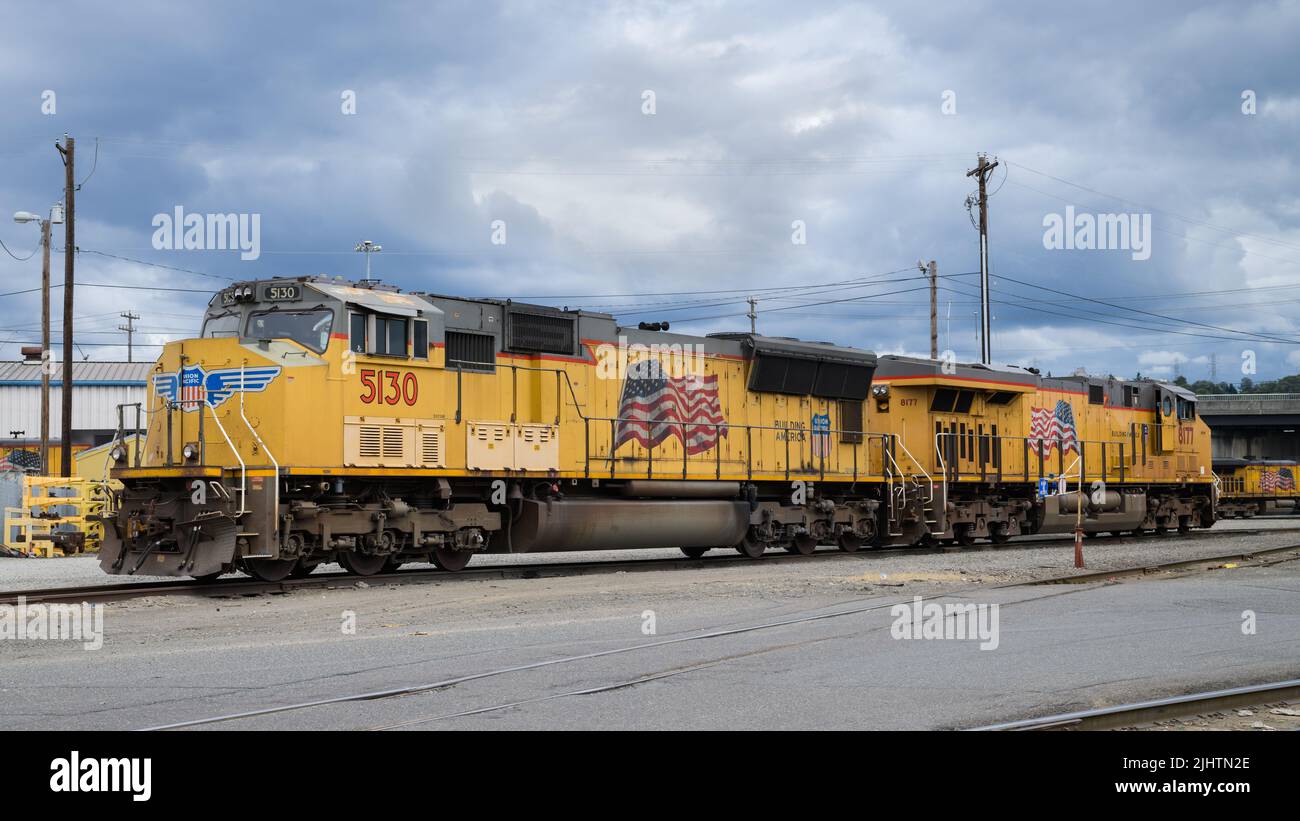 Seattle - 17 luglio 2022; coppia di locomotive Union Pacific nella compagnia Argo Yard a Seattle Foto Stock