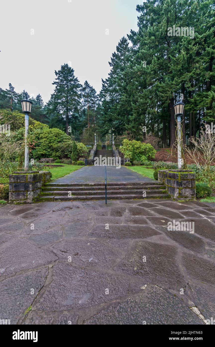 Scale di pietra e atterraggi all'International Rose Test Garden di Portland, Oregon. Foto Stock