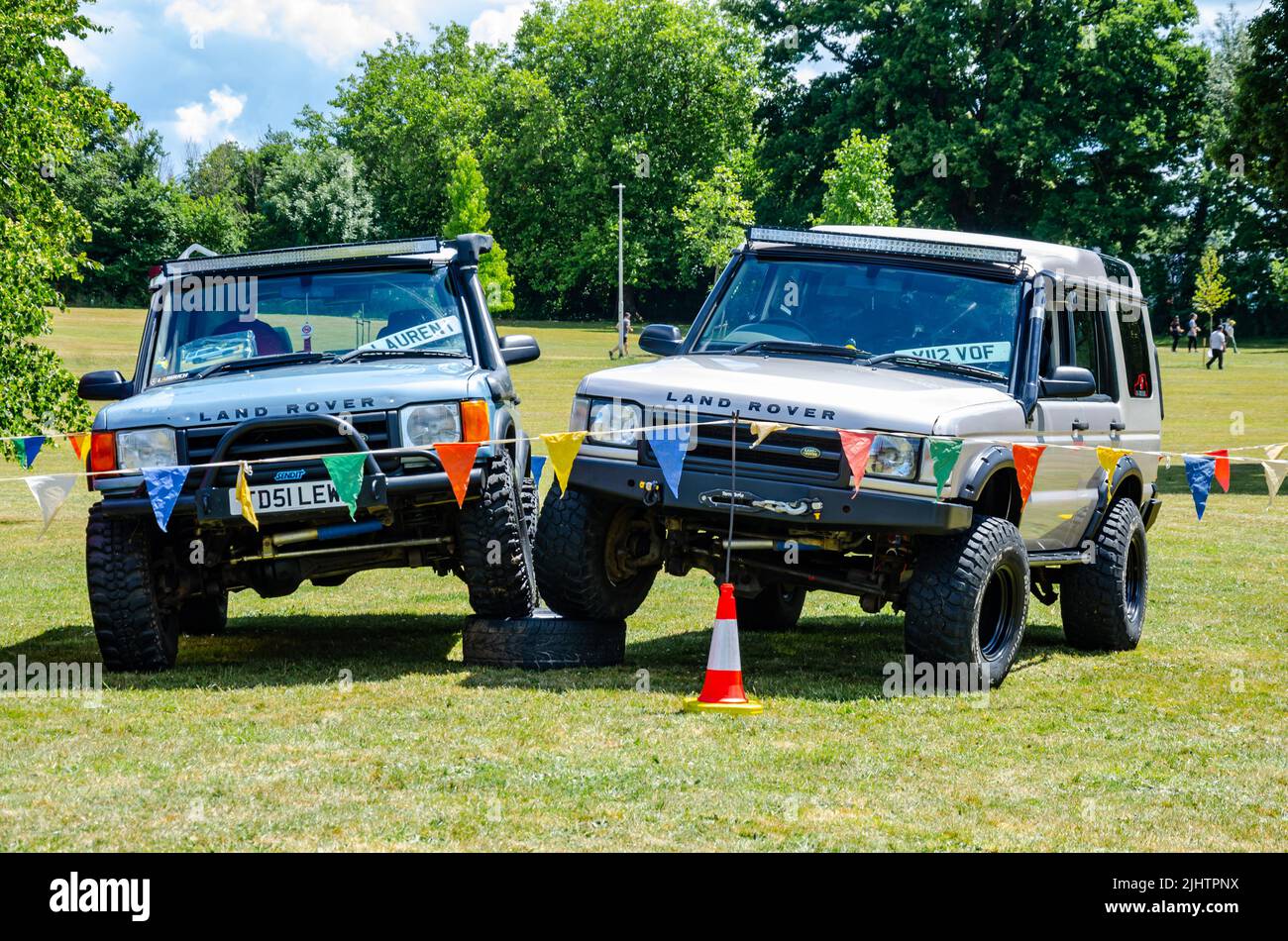 Una collezione di veicoli fuoristrada fuoristrada Land Rover e Range Rover 4x4 al Berkshire Motor Show di Reading, Regno Unito Foto Stock