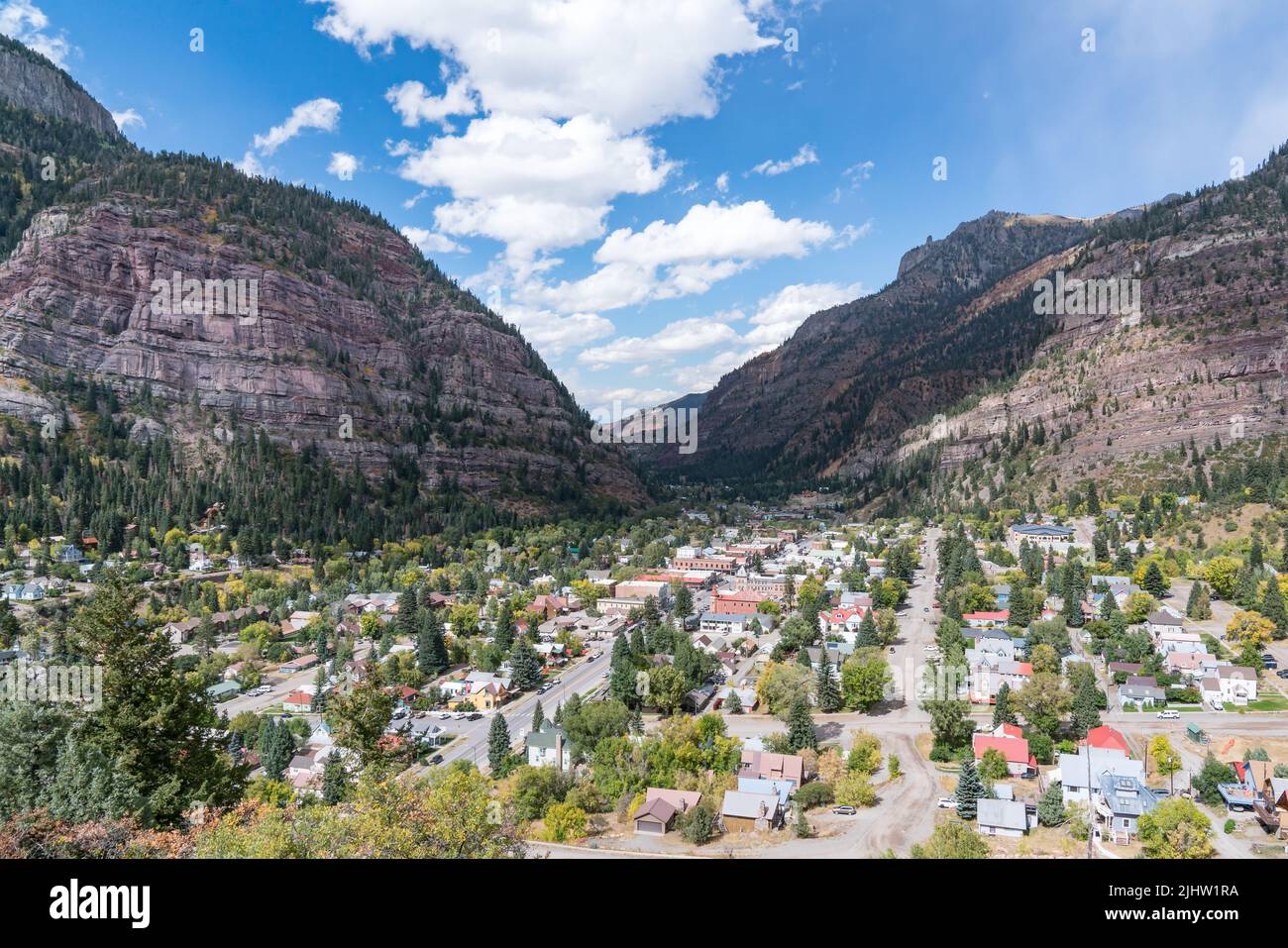 Ouray, CO - 29 settembre 2019: L'affascinante cittadina alpina di Ouray, Colorado, è annidata nelle montagne di San Juan del sud-ovest, Colorado Foto Stock