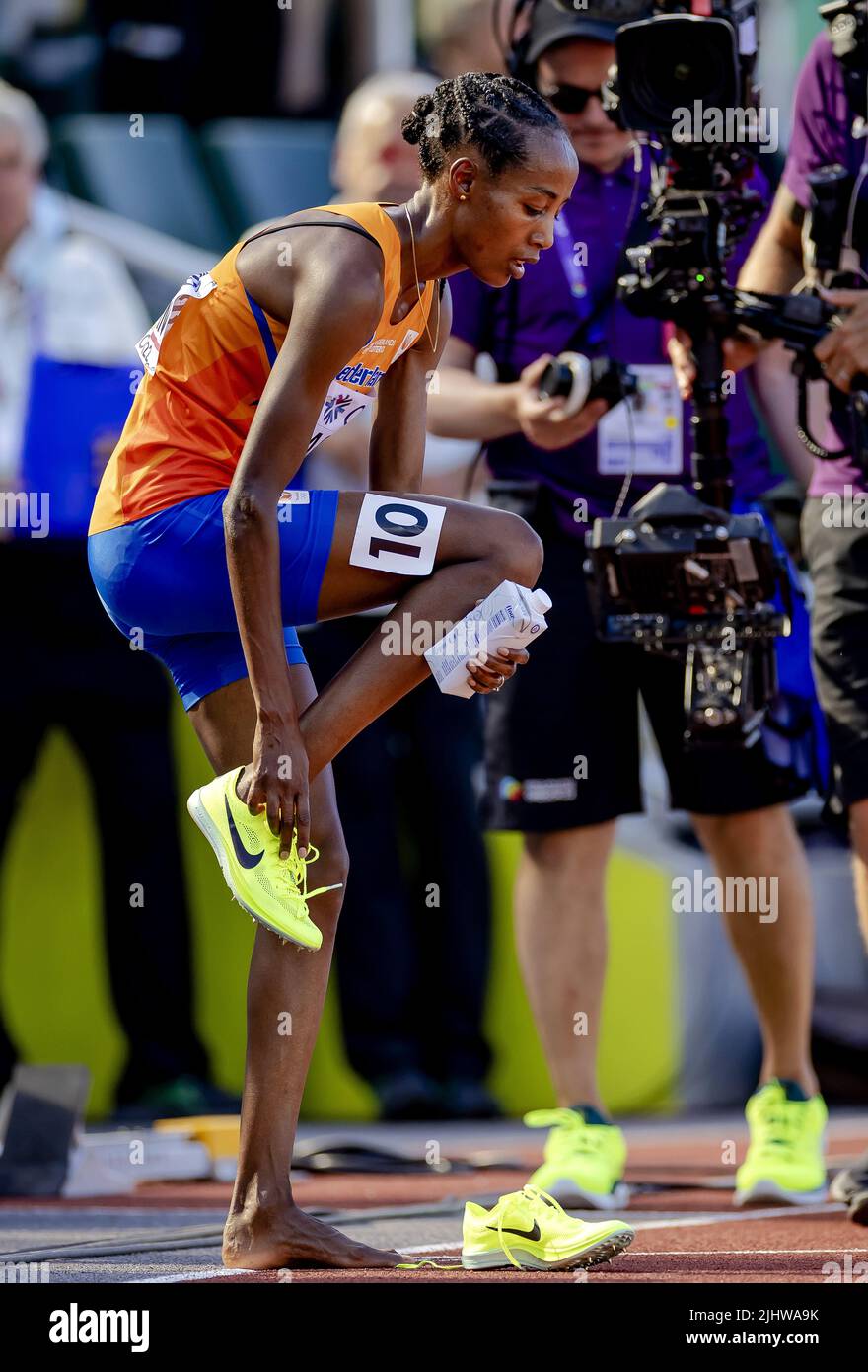 2022-07-21 02:07:14 EUGENE - Sifan Hassan in azione durante la serie 5000m nella sesta giornata dei campionati mondiali di atletica allo stadio Hayward Field. ANP ROBIN VAN LONKHUIJSEN olanda OUT - belgio OUT Foto Stock