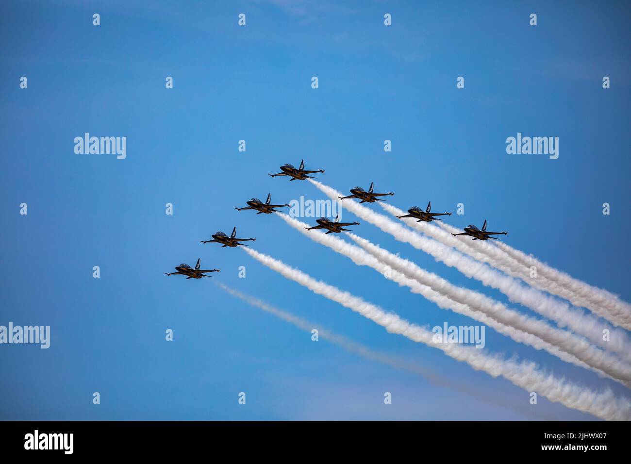 La squadra di aerobica South Korean Black Eagles è presente al Farnborough International Airshow Foto Stock