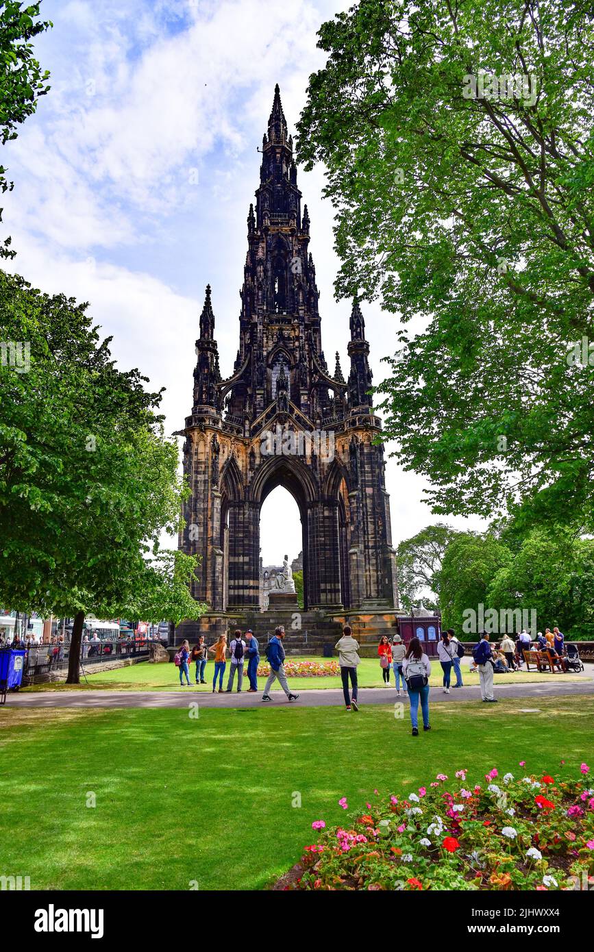 The Scott Monument in Princess Street Gardens a Edimburgo, Scozia, Regno Unito, Europa Foto Stock