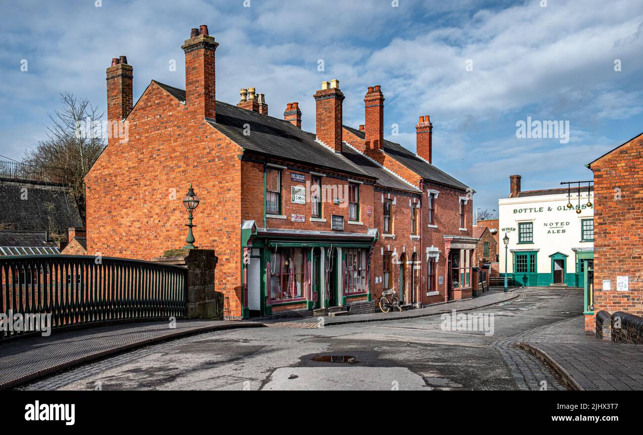 Una strada vittoriana villaggio al Black Country Living Museum, Dudley. Foto Stock