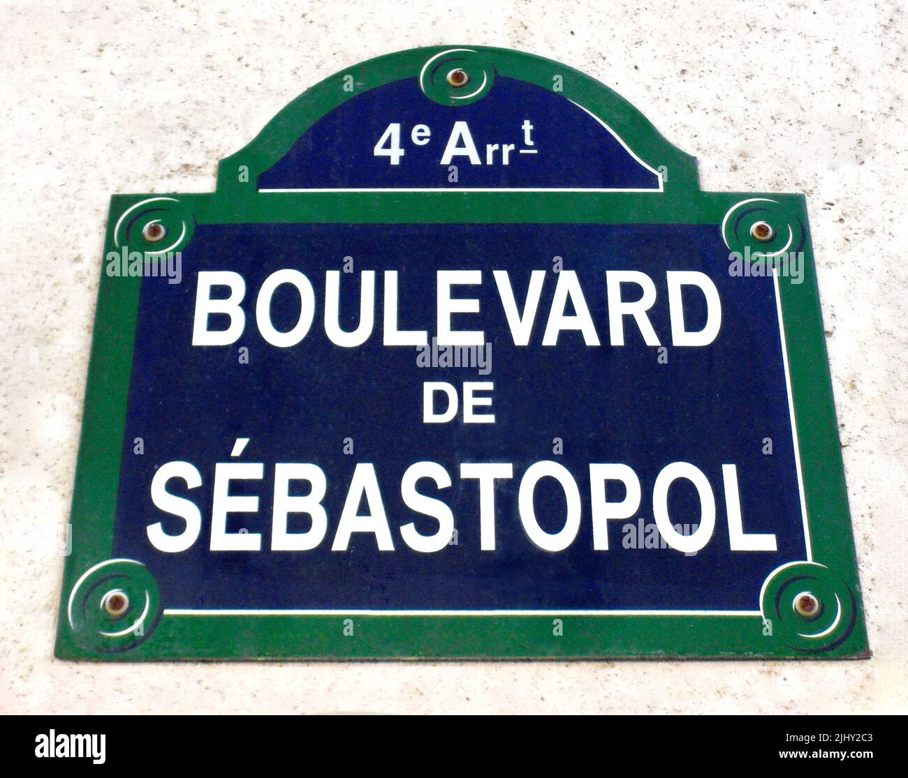 Paris Sign Boulevard Traditional Road Street Sign 'Boulevard de Sebastopol' 4e Arrondissement Parigi Francia Foto Stock