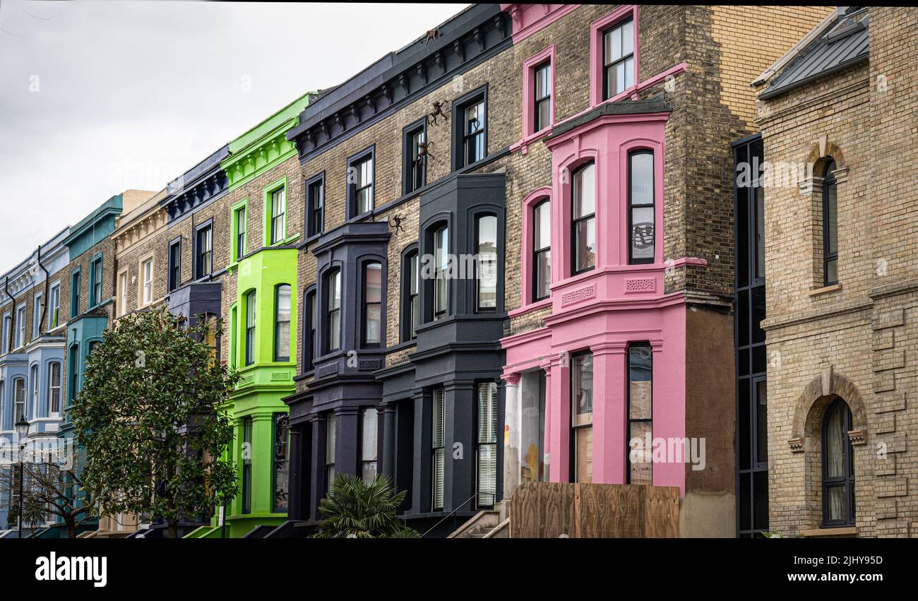 Case colorate nella zona di Portobello Road di Notting Hill, Londra, Regno Unito. Foto Stock