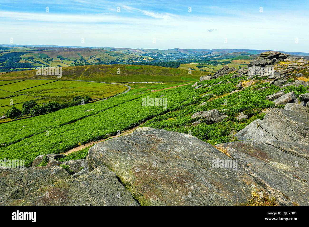Stanage Edge, Gritstone Cliff, Peak District National Park, Derbyshire, Regno Unito Foto Stock