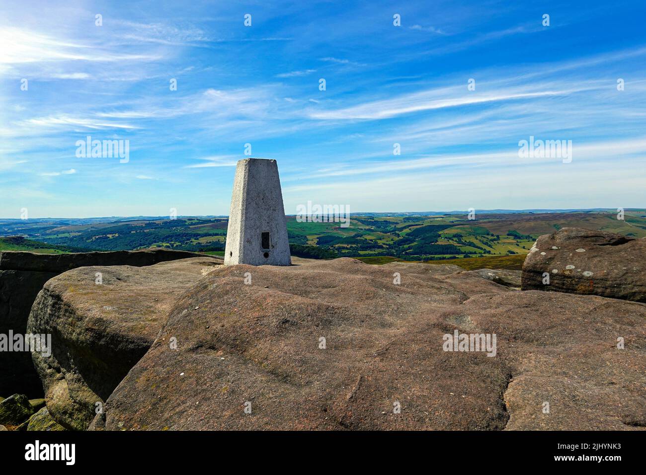 Stanage Edge, Gritstone Cliff, Peak District National Park, Derbyshire, Regno Unito Foto Stock