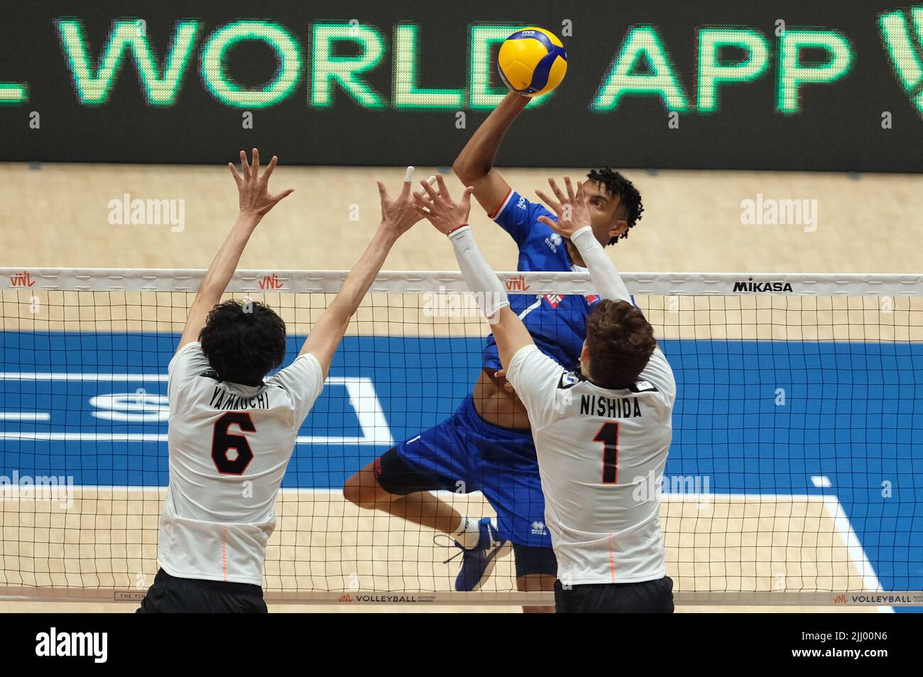 Unipol Arena, Bologna, Italia, 21 luglio 2022, Pipe di Barthelemy Chinenyeze (fra) durante il Volleyball Nations League Man - quarto delle finali - Francia vs Giappone - Volleyball Intenationals Foto Stock