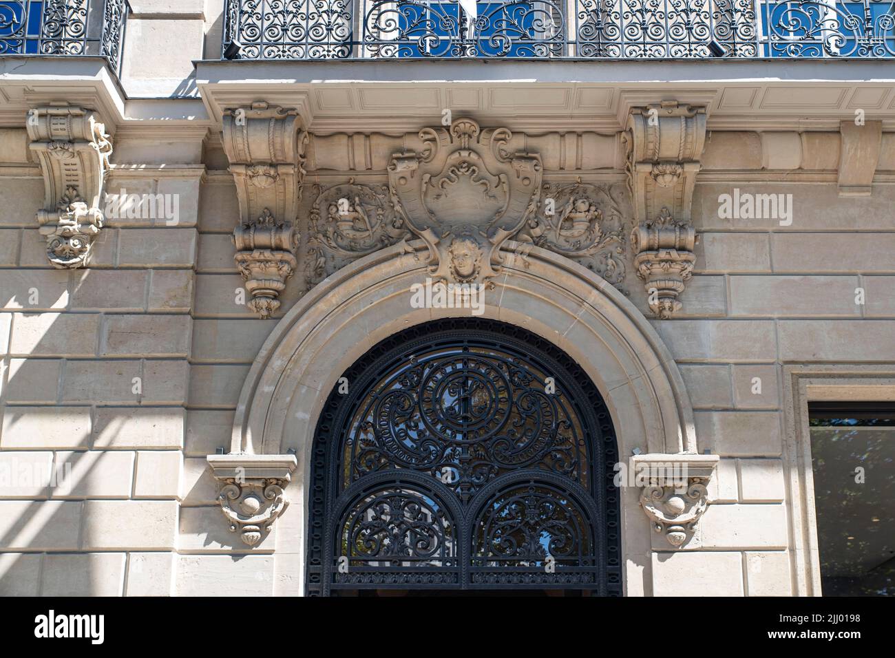 Dettaglio dell'architettura dell'edificio Parigino Foto Stock