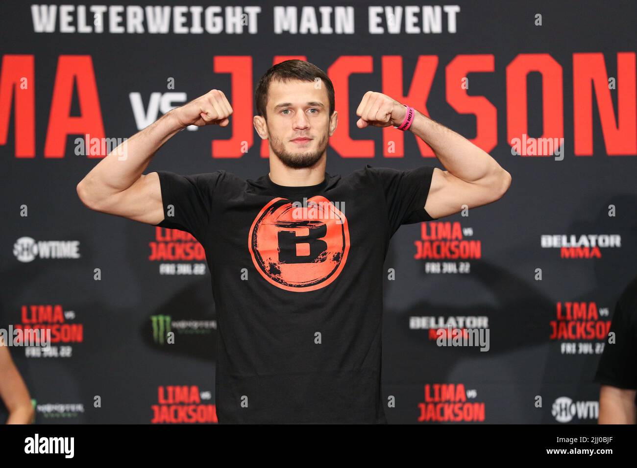 Usman Nurmagomedov al Weigh-in cerimoniale per Bellator 283 al Casinò Emerald Queen a Fife, Washington Giovedì 21 luglio 2022 (Matt Ferris / Foto Stock