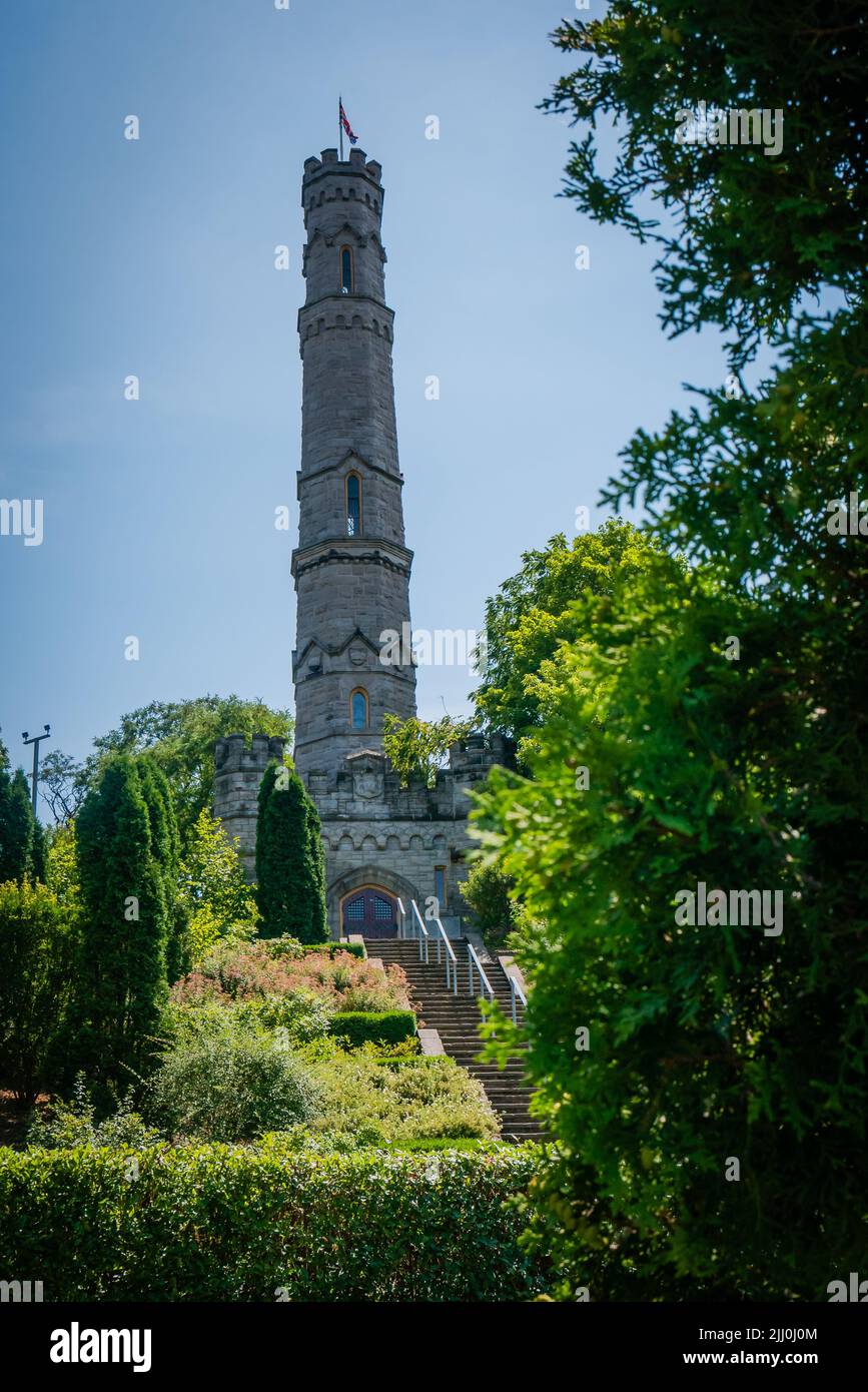 Battlefield Monument, al 77 di King Street West, fa parte dello Stoney Creek Battlefield Park. Il monumento si trova all'angolo sud-est di Centennia Foto Stock