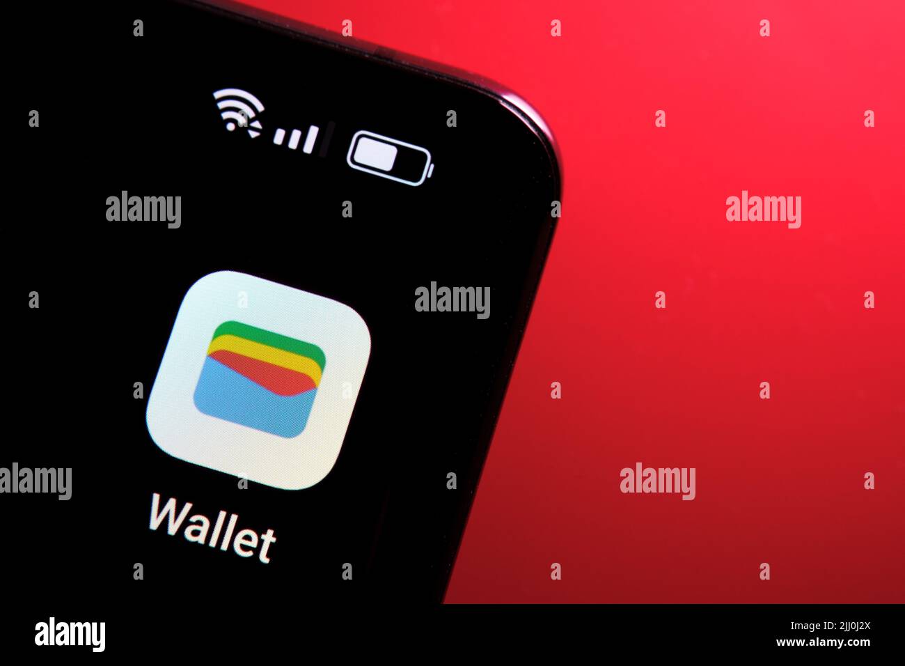 Nuova app Google Wallet visualizzata sullo schermo dello smartphone. Google Pay rebranded a Google Wallet. Stafford, Regno Unito, 21 luglio 2022 Foto Stock