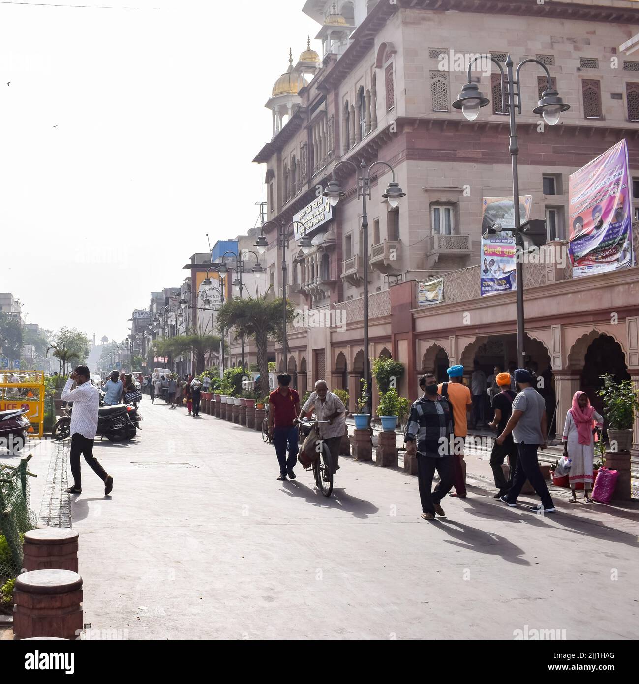 Vecchia Delhi, India, 15 aprile 2022 - Gurudwara SIS Ganj Sahib è uno dei nove Gurdwara storici nella vecchia Delhi in India, Sheesh Ganj Gurudwara in CH Foto Stock