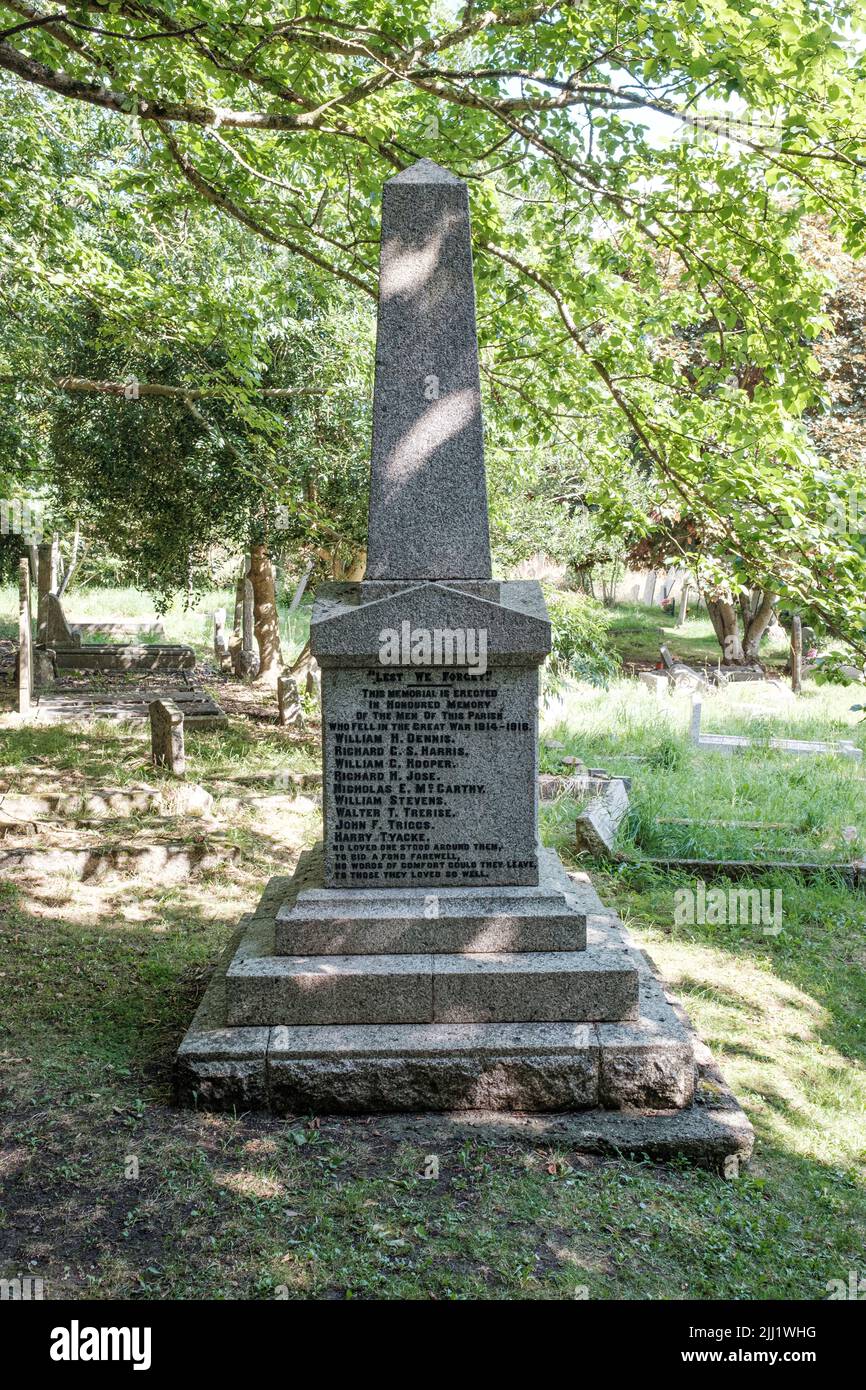 Esterno della chiesa di St Wynwallow (St Winwalaus). La chiesa, la più meridionale dell'Inghilterra, risale al 12th secolo ed è classificata come Grade 1. Foto Stock