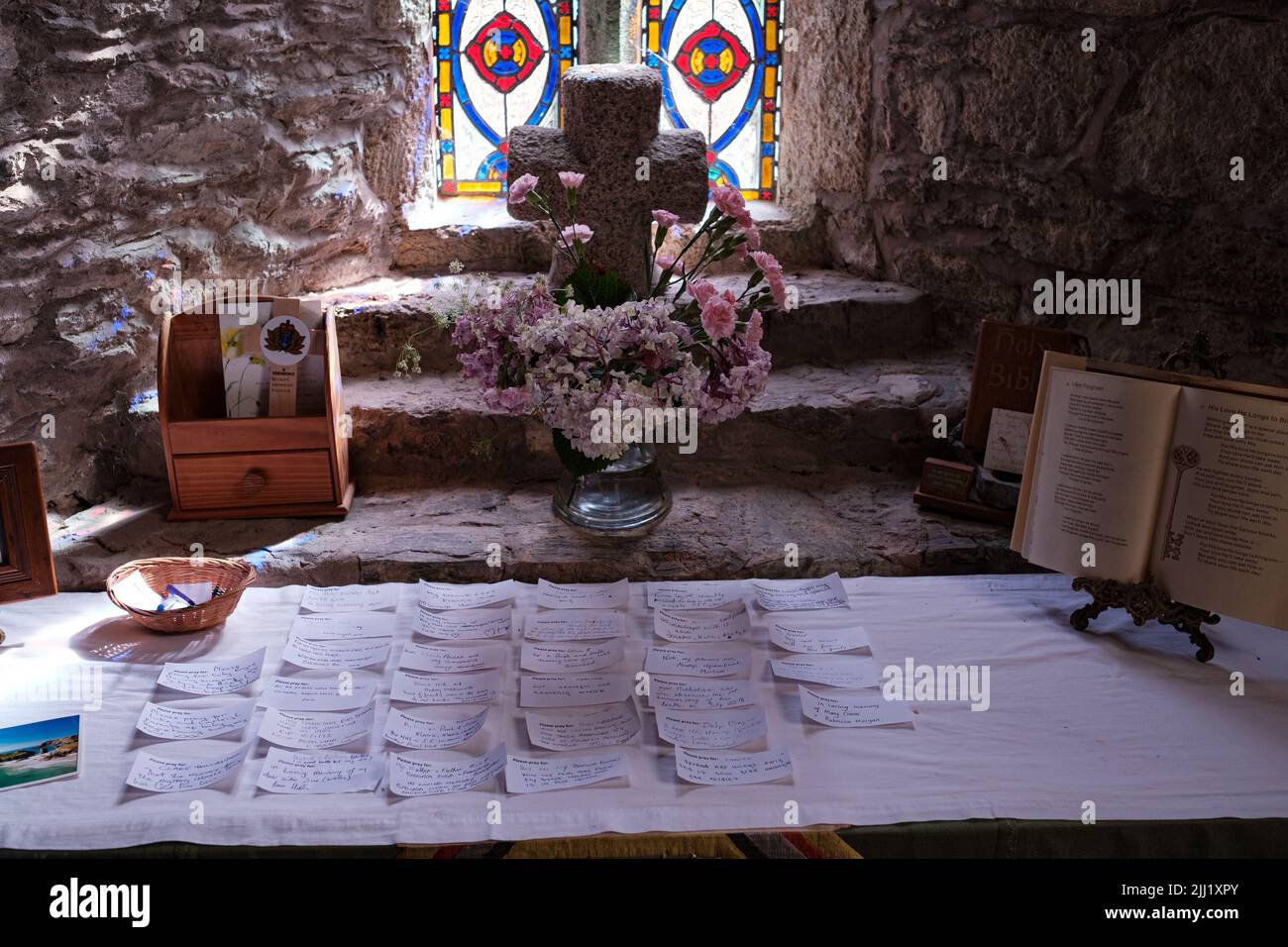 Interno della chiesa di St Wynwallow (St Winwalaus). La chiesa, la più meridionale dell'Inghilterra, risale al 12th secolo ed è classificata come Grade 1. Foto Stock