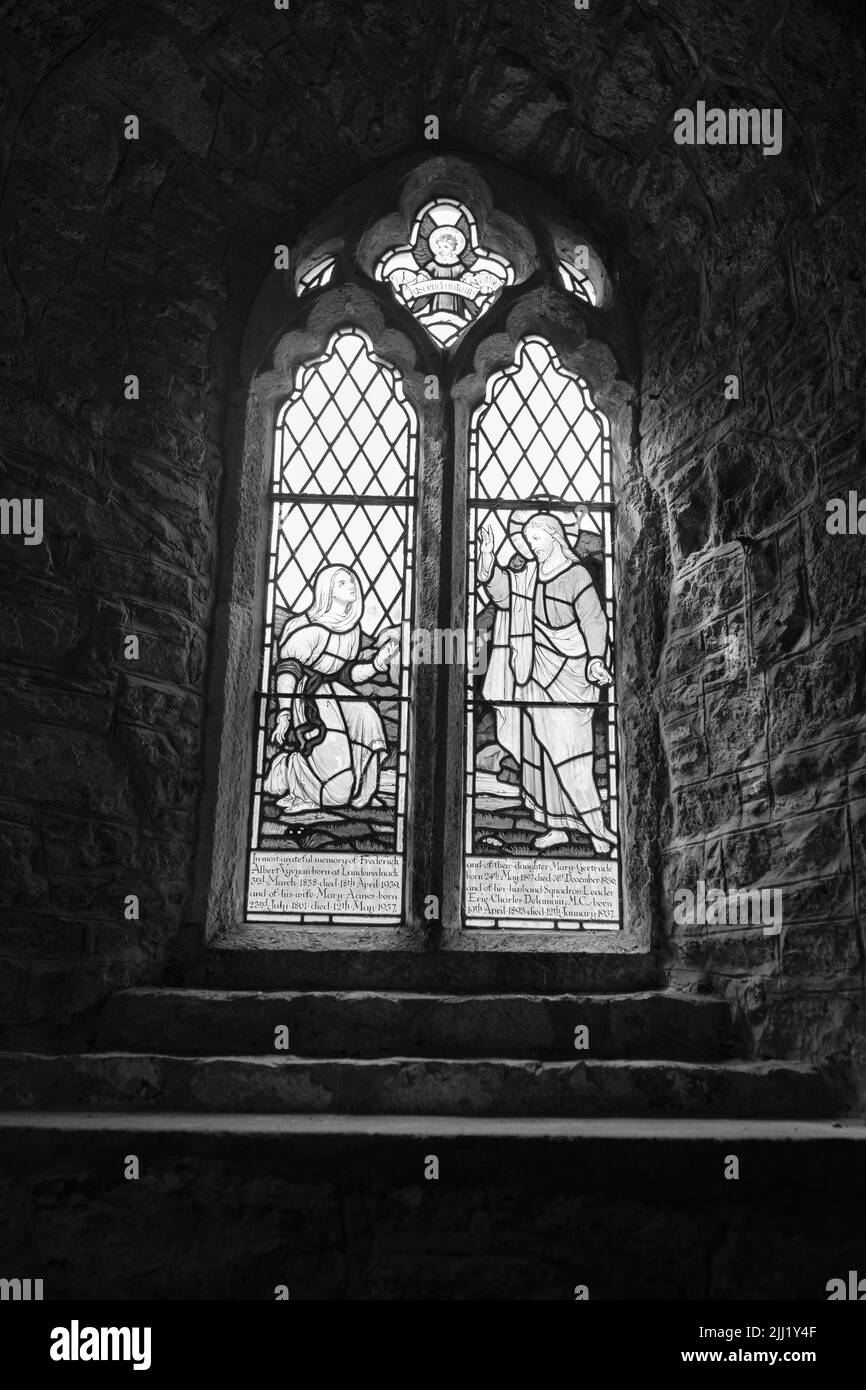 Interno della chiesa di St Wynwallow (St Winwalaus). La chiesa, la più meridionale dell'Inghilterra, risale al 12th secolo ed è classificata come Grade 1. Foto Stock
