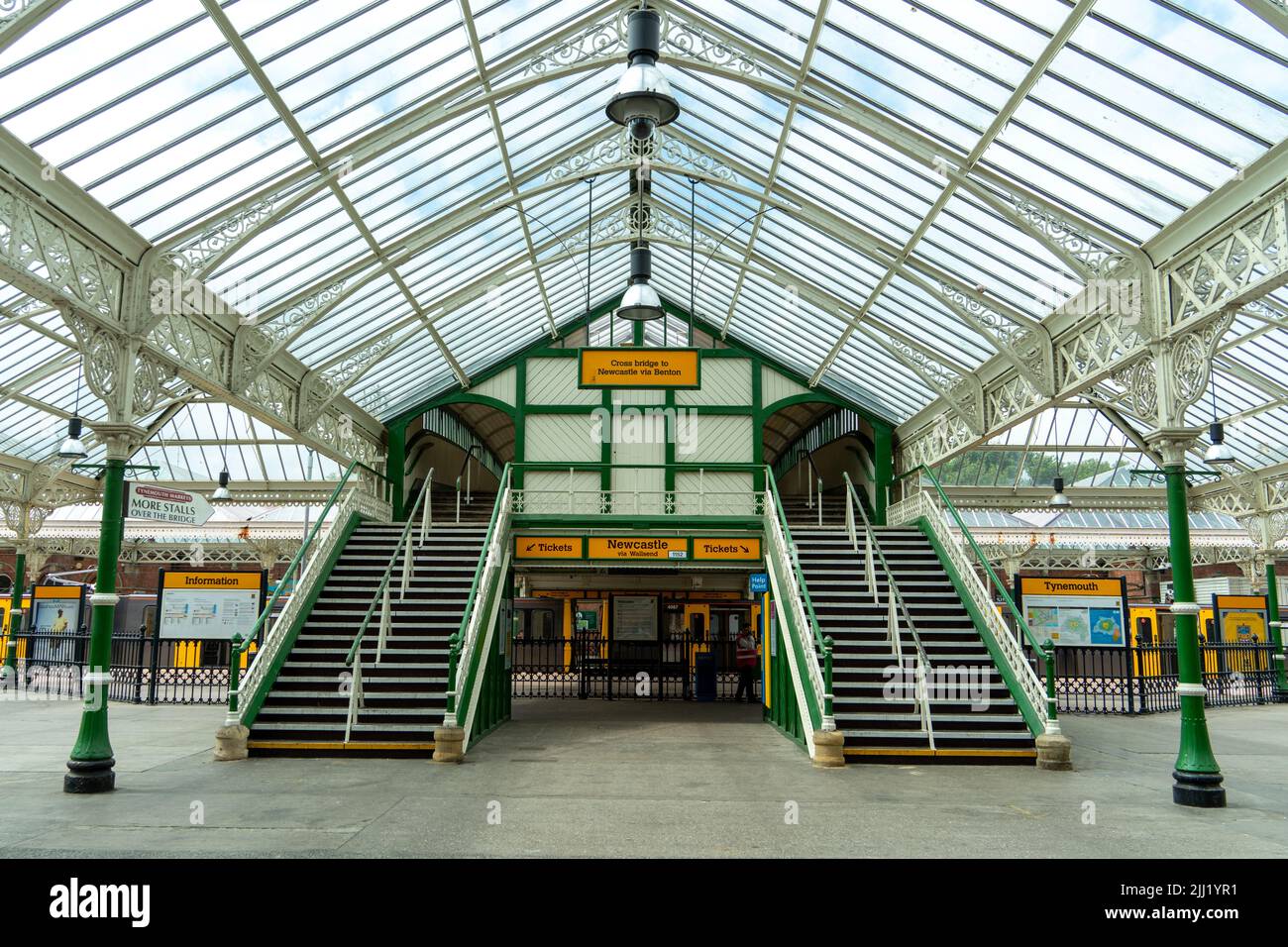 Stazione di Tynemouth, sulla Tyne and Wear Metro, a Tynemouth, North Tyneside, Regno Unito. Foto Stock